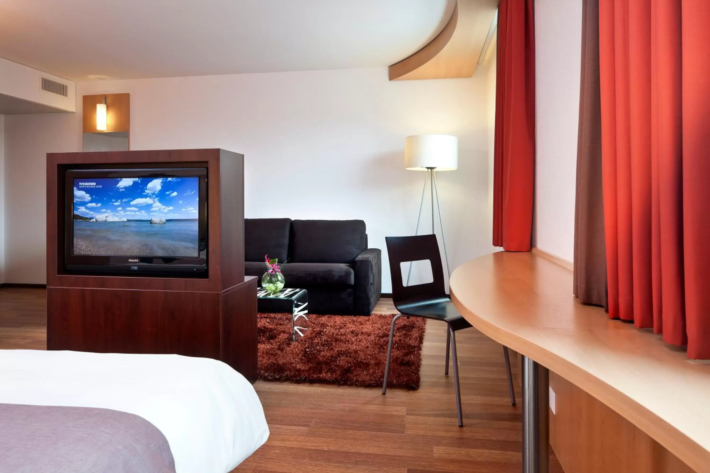 TV and multimedia, Bed in ibis Delémont TV and multimedia, Bed in ibis Delémont