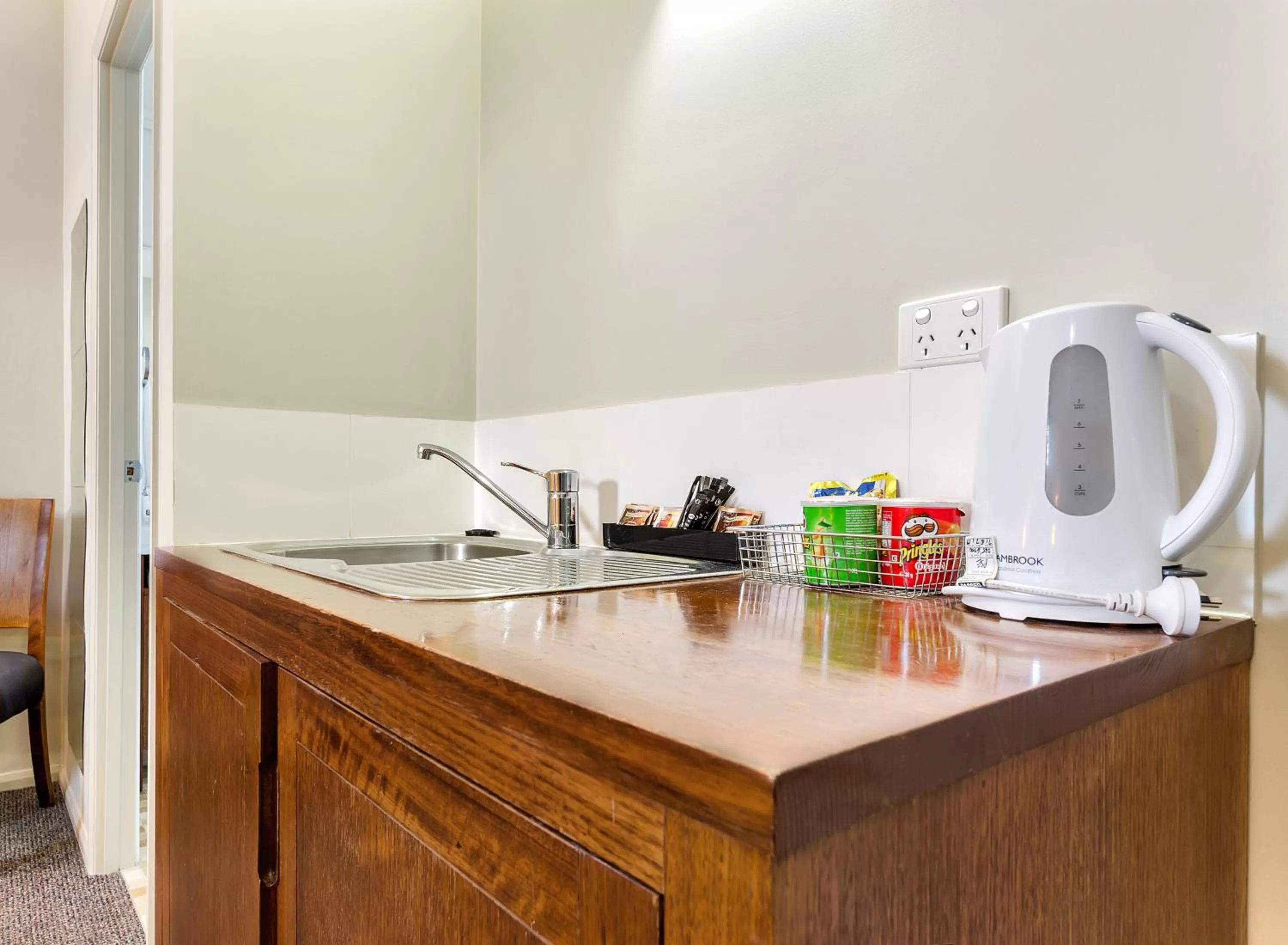 Kitchen or kitchenette in Coachmans Inn Warwick