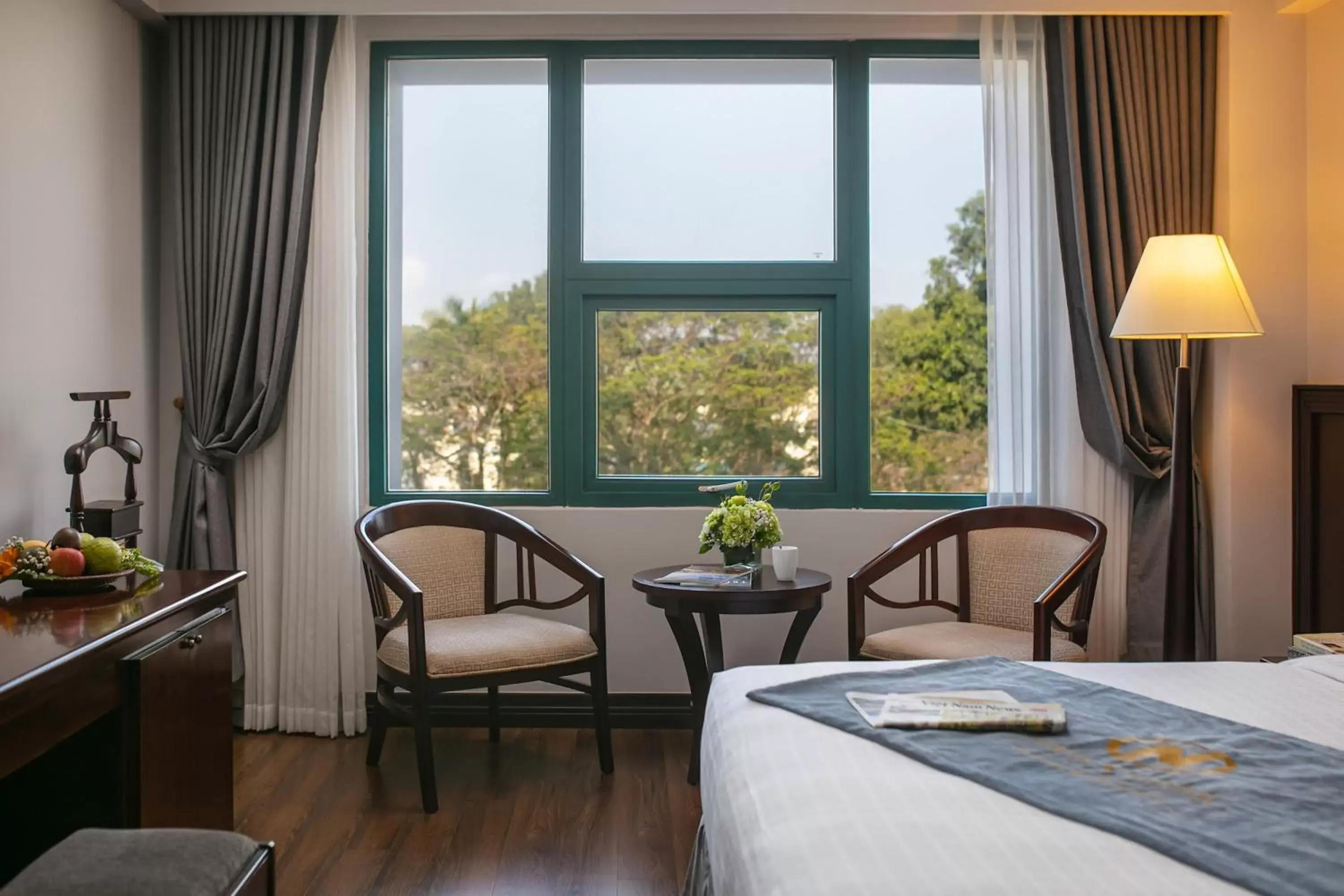 Bed, Seating Area in The Tray Hotel