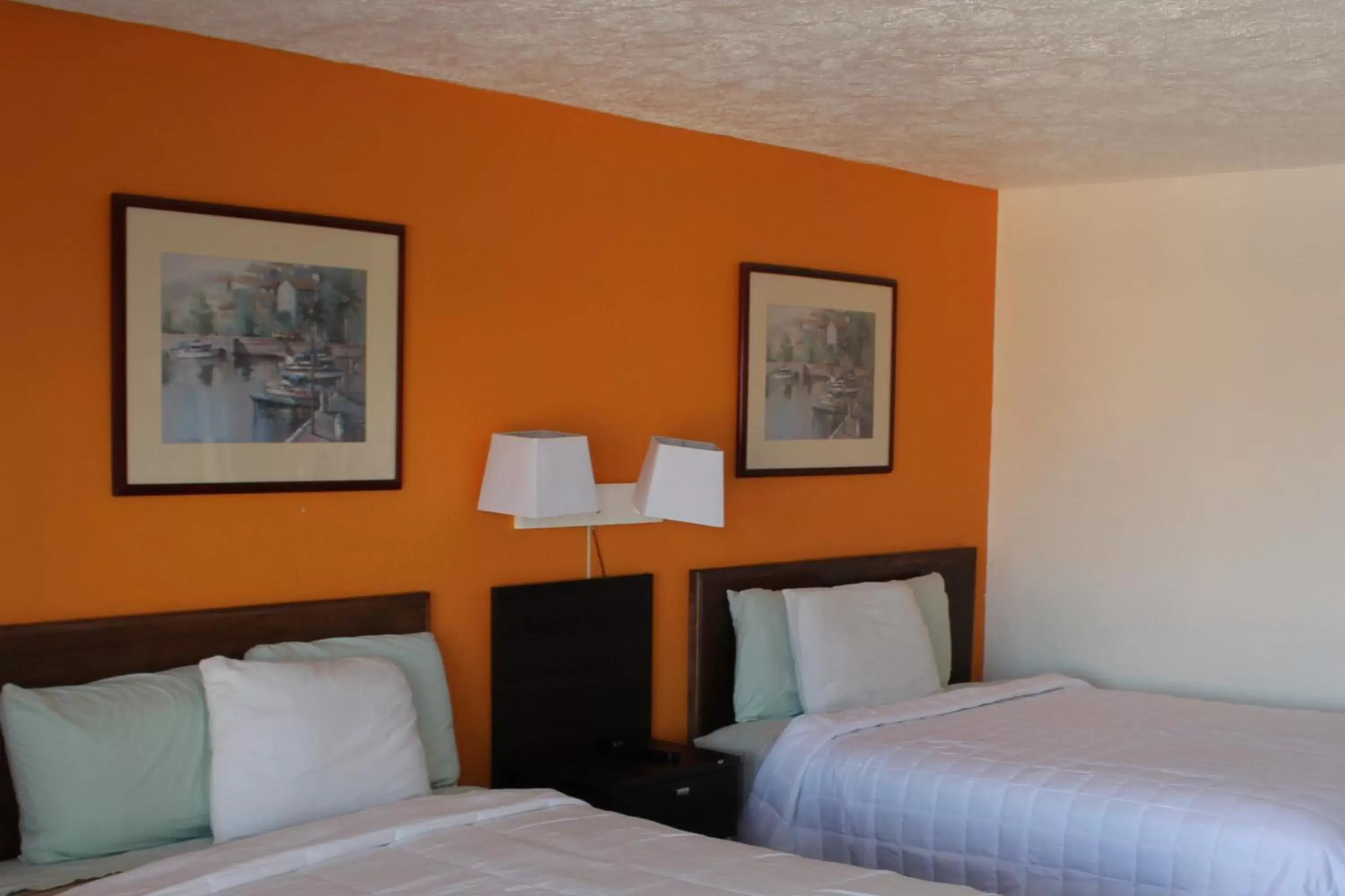 Bedroom, Bed in Americas Best Value Inn & Suites Williamstown