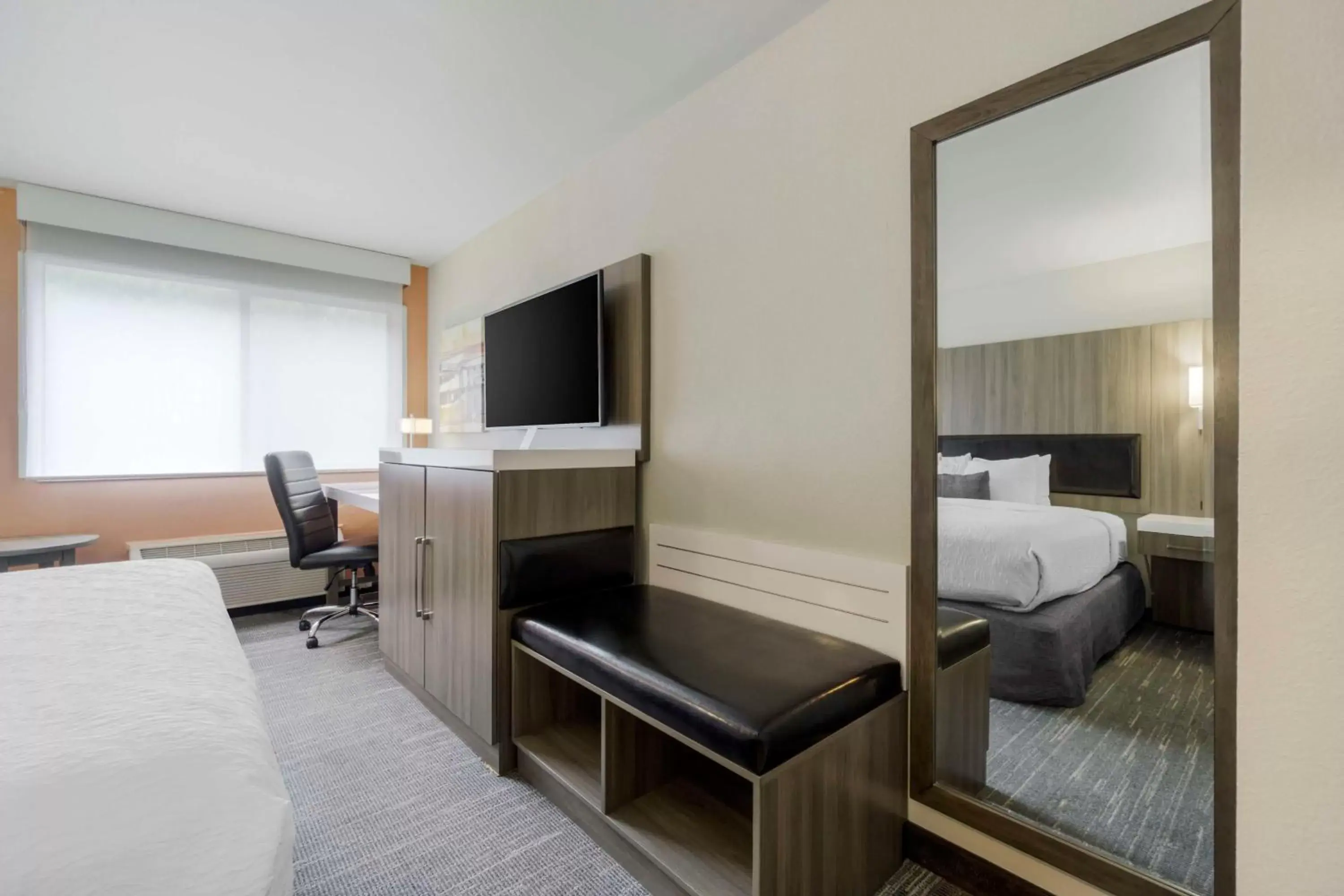 Bedroom, Bed in Best Western Plus Renton Inn