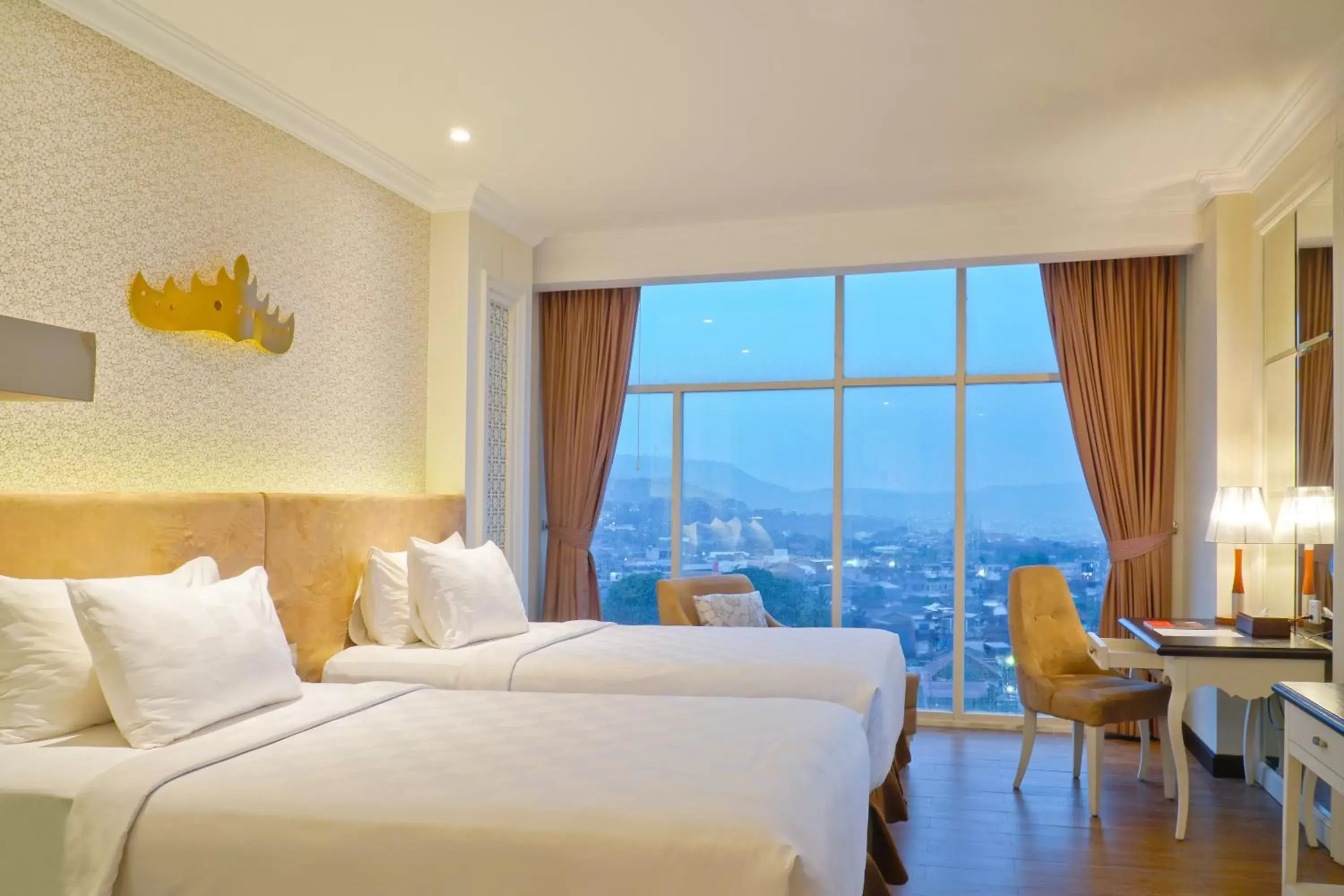 Bedroom, Mountain View in Swiss-Belhotel Lampung