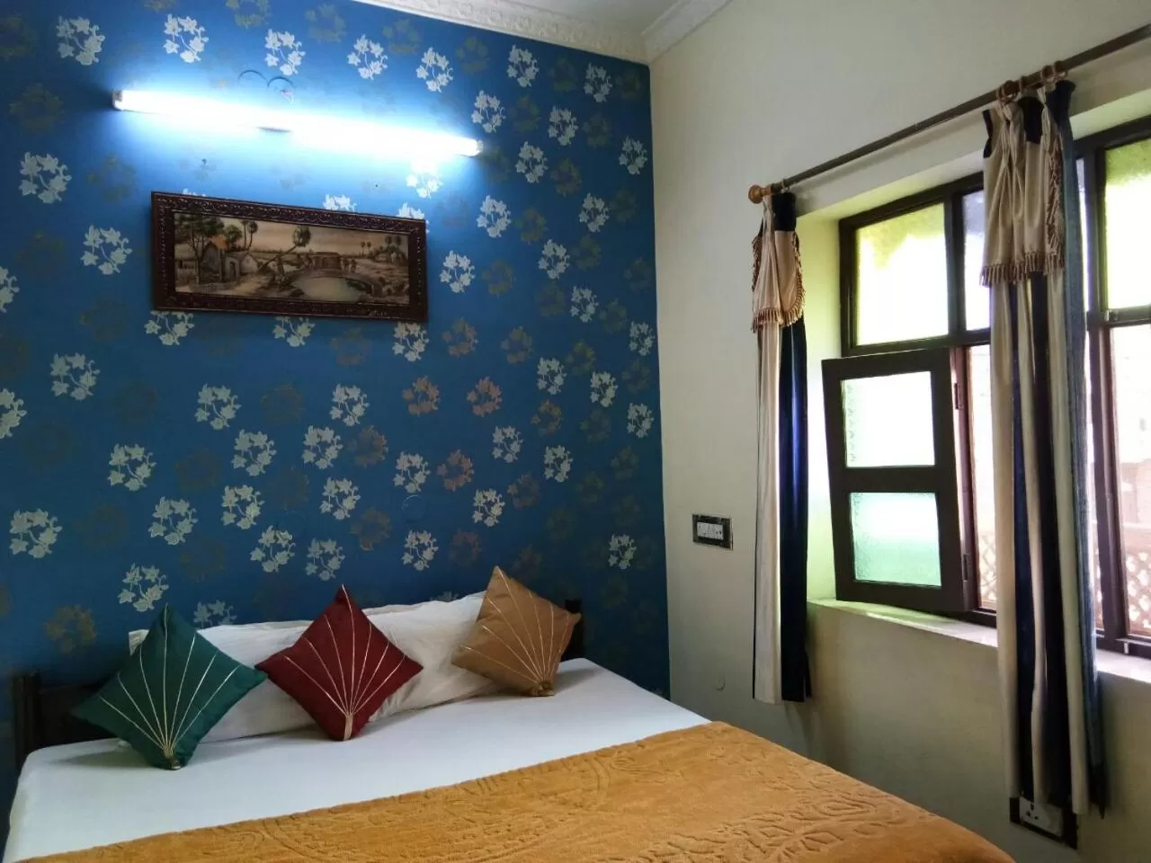 Bed in Haveli Taragarh Palace