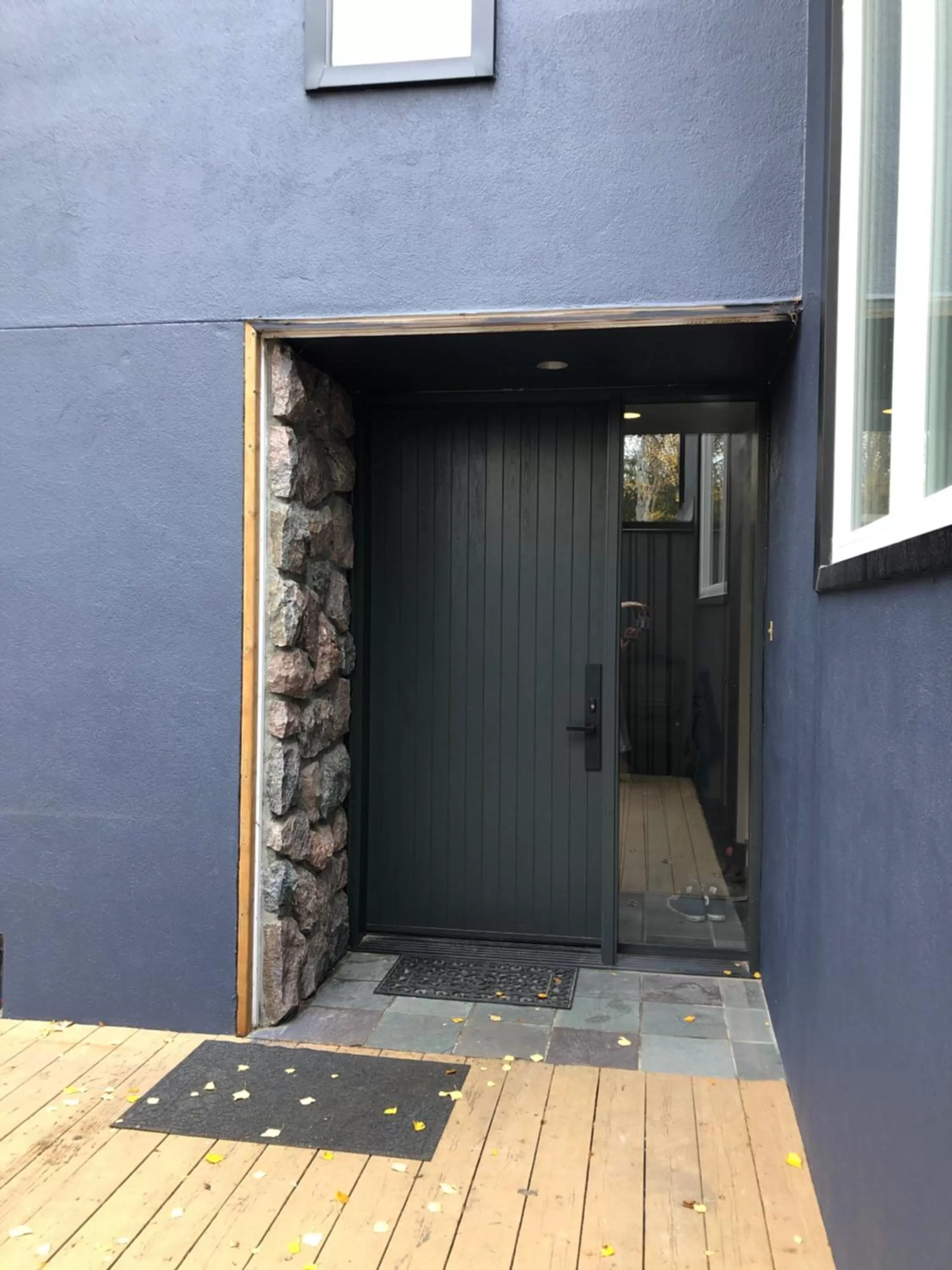 Facade/entrance in 好丘。Hacho House