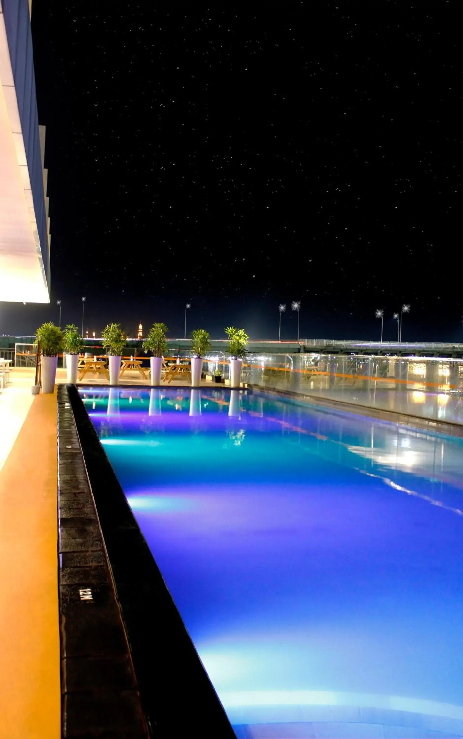 Swimming Pool in Harris Hotel Samarinda