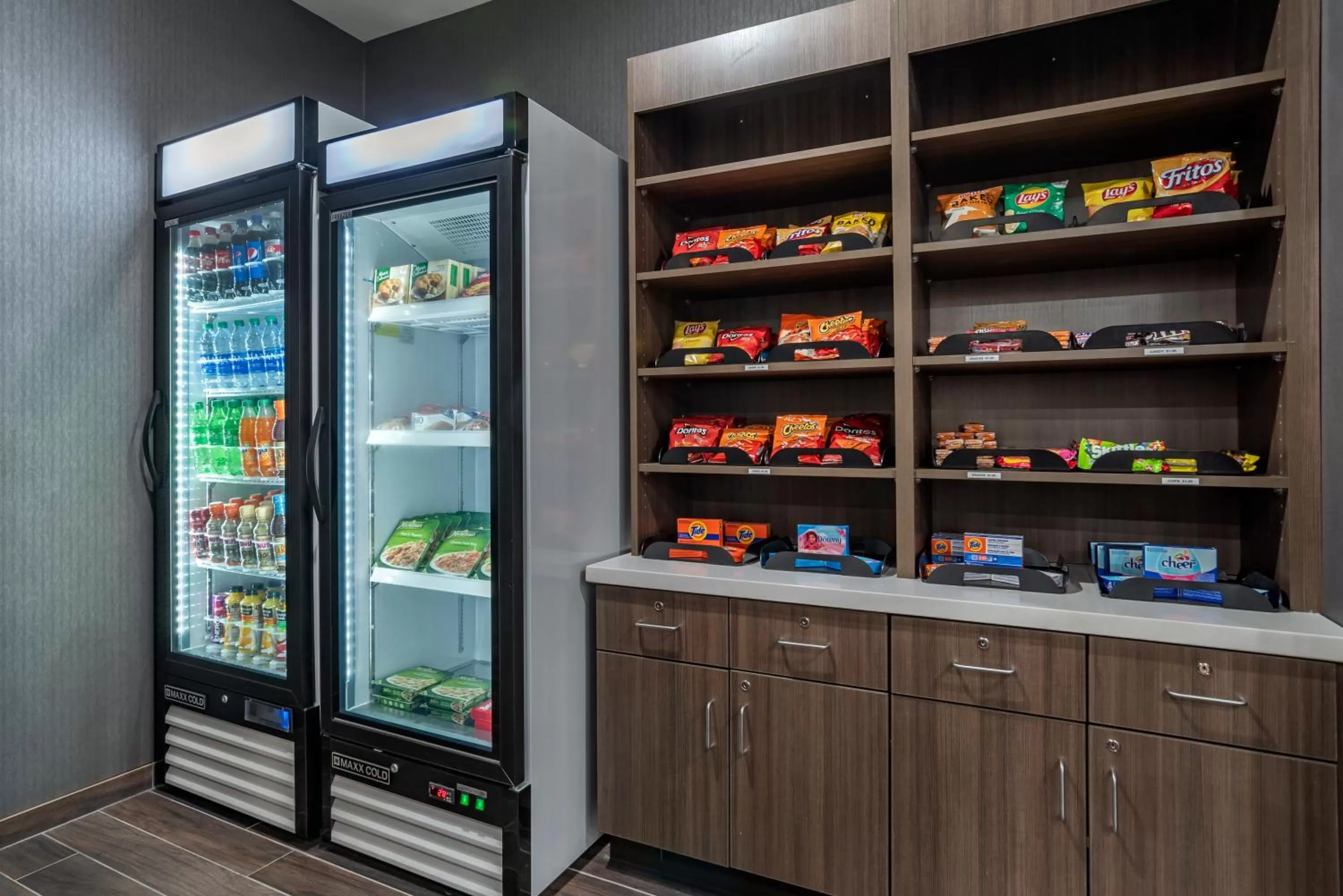 Food and drinks in Comfort Inn & Suites Downtown near University