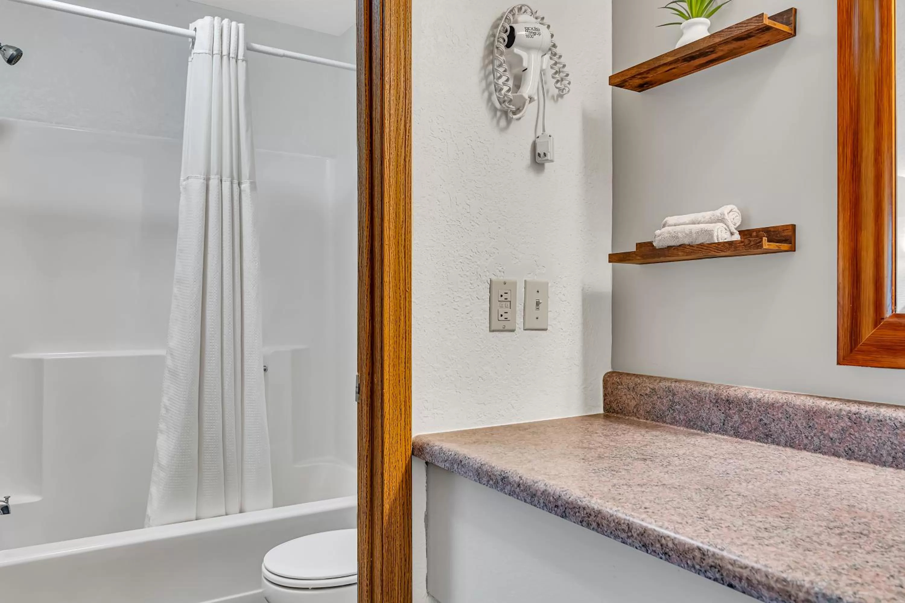 Toilet in Autumn Creek Branson