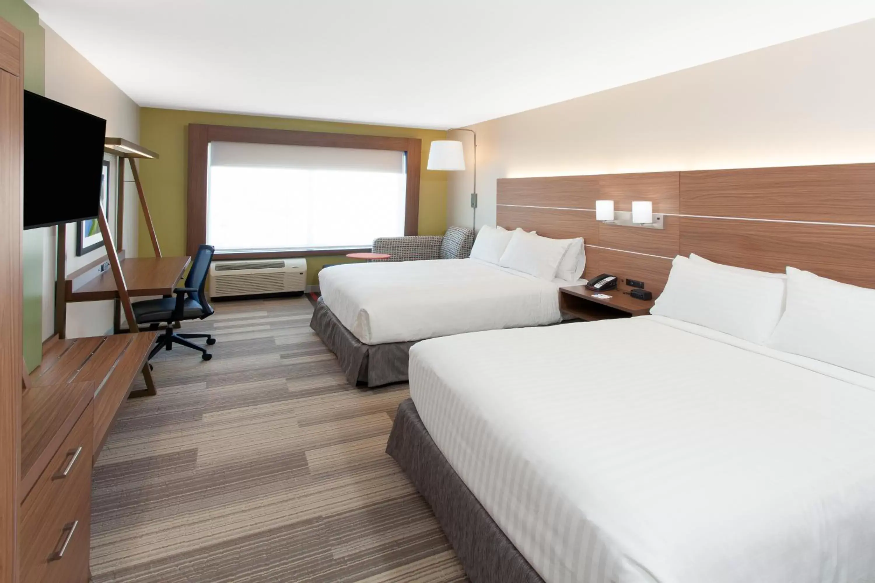 Standard Queen Room with Two Queen Beds in Holiday Inn Express & Suites - Sterling Heights-Detroit Area by IHG Standard Queen Room with Two Queen Beds in Holiday Inn Express & Suites - Sterling Heights-Detroit Area by IHG