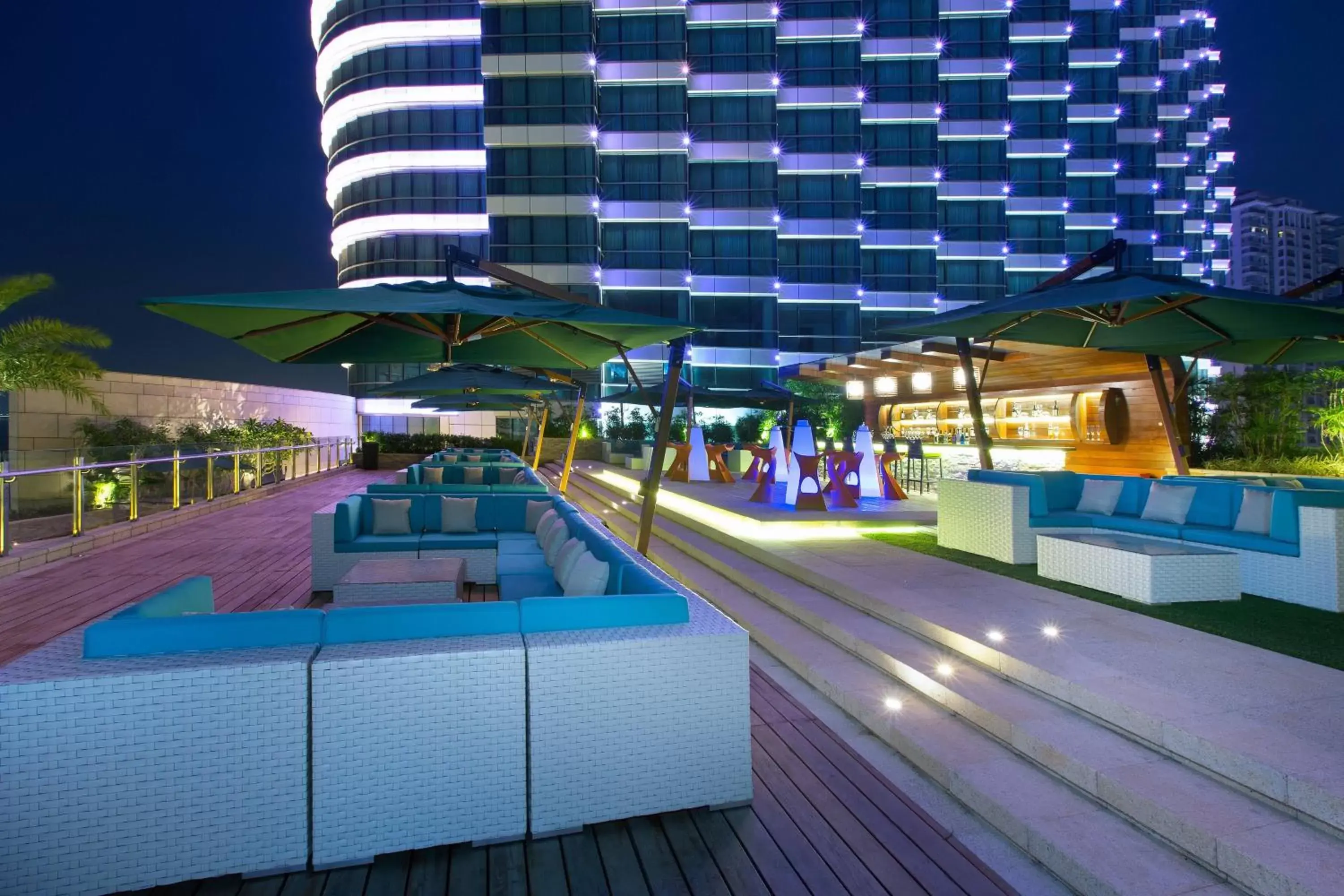 Swimming Pool in Sheraton Zhanjiang Hotel