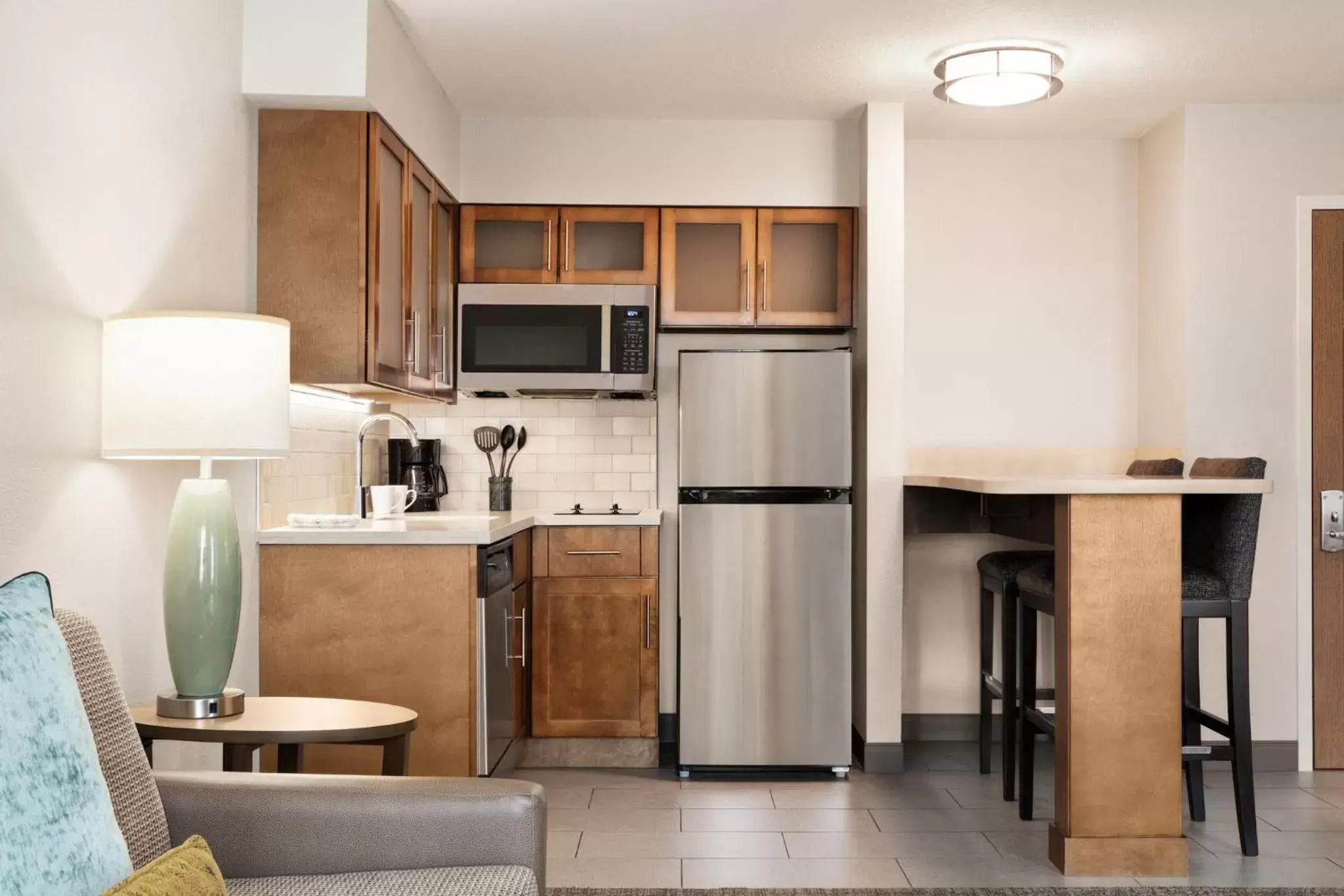 Photo of the whole room, Kitchen/Kitchenette in Staybridge Suites Fort Wayne, an IHG Hotel