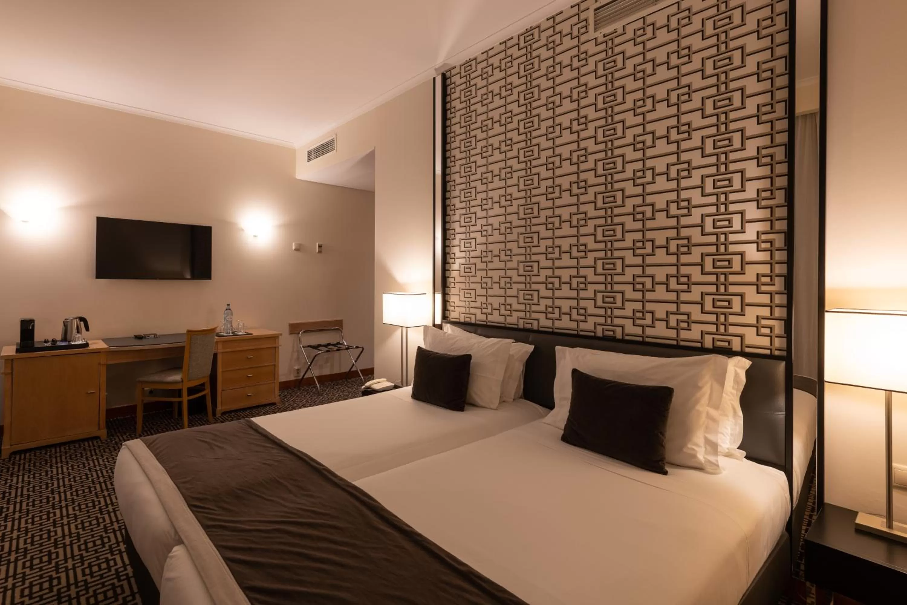 Photo of the whole room, Bed in Hotel Mundial