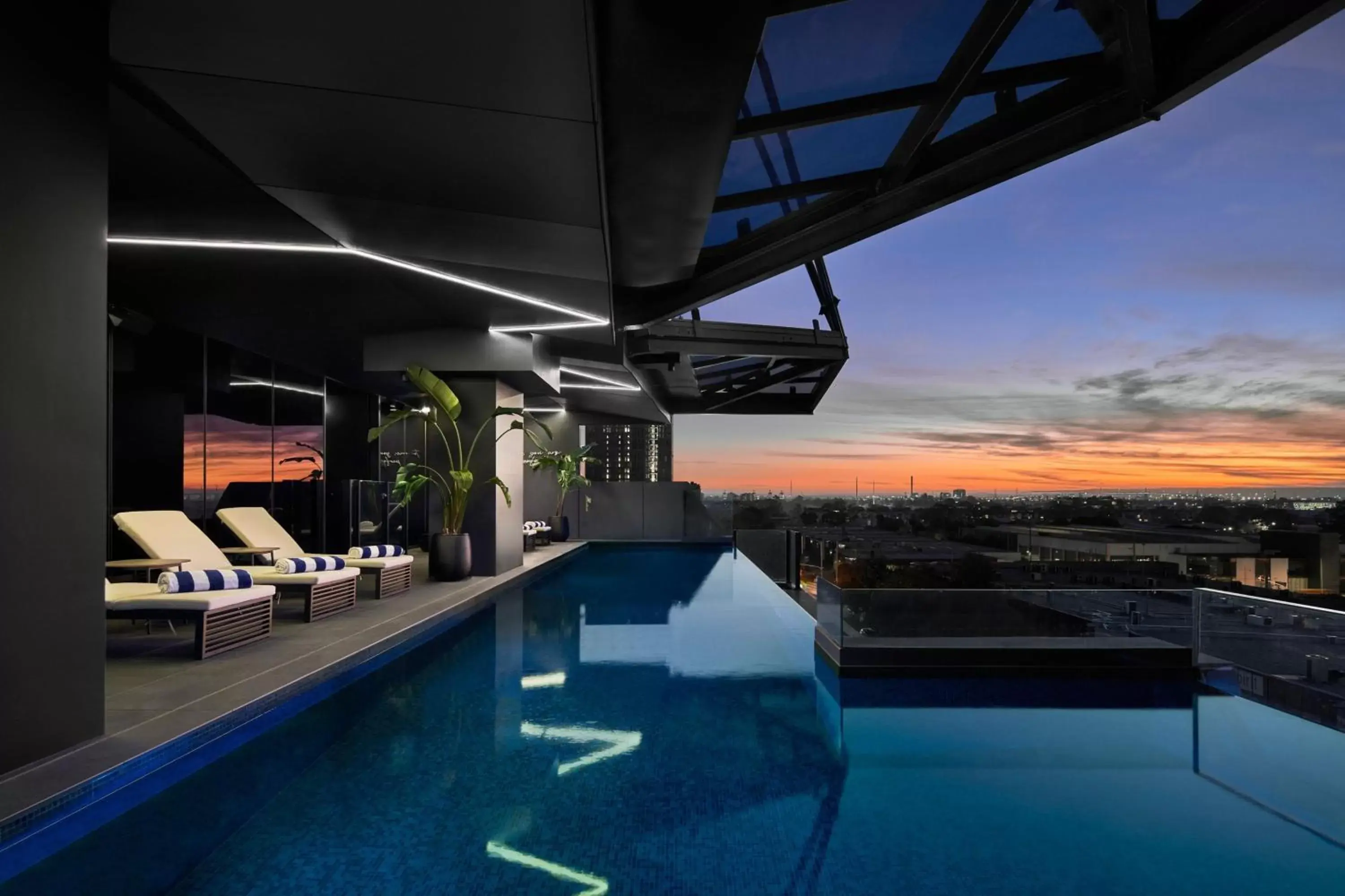 Swimming Pool in AC Hotel by Marriott Melbourne Southbank