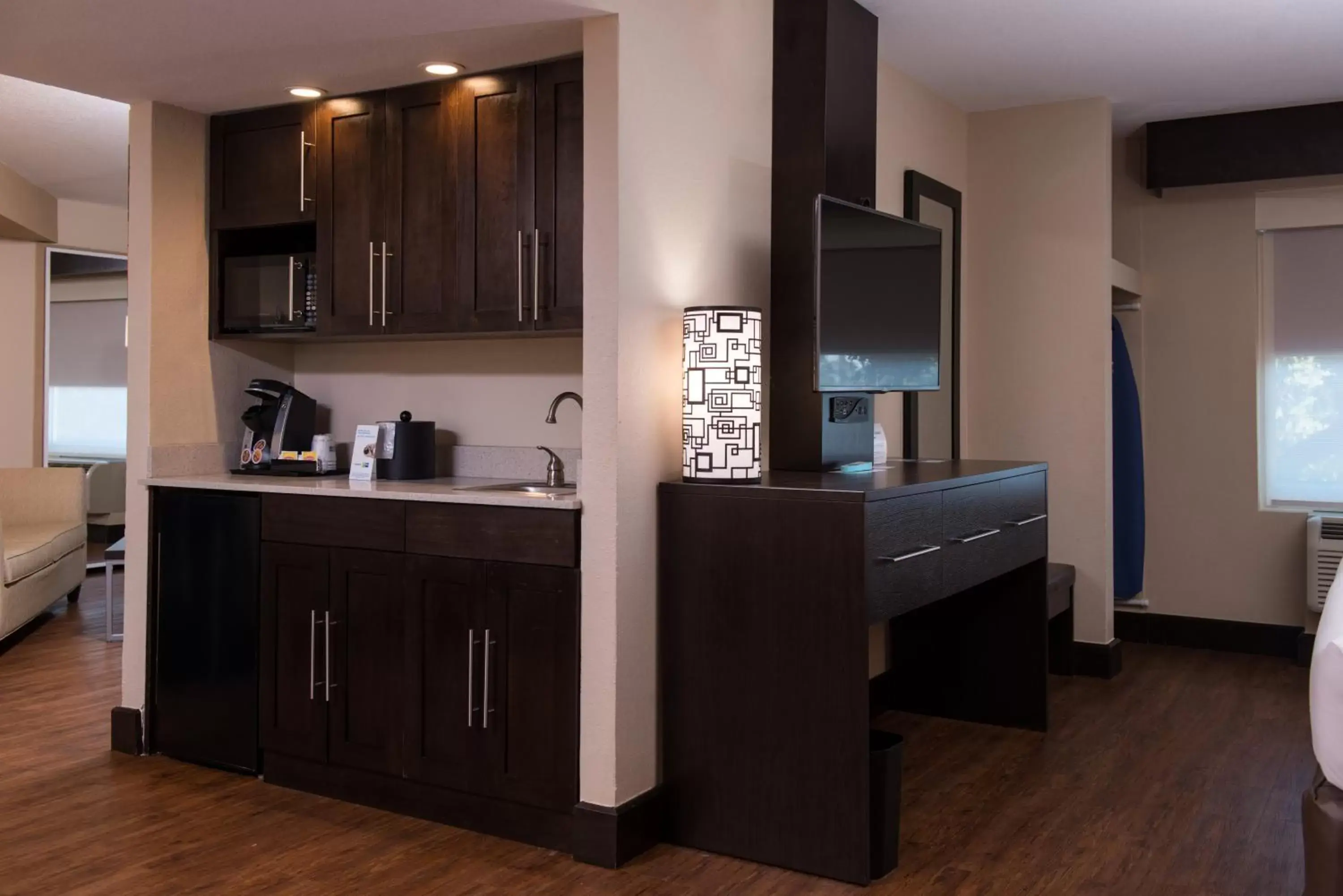 Photo of the whole room, Kitchen/Kitchenette in Holiday Inn Express & Suites San Antonio Medical Center North, an IHG Hotel