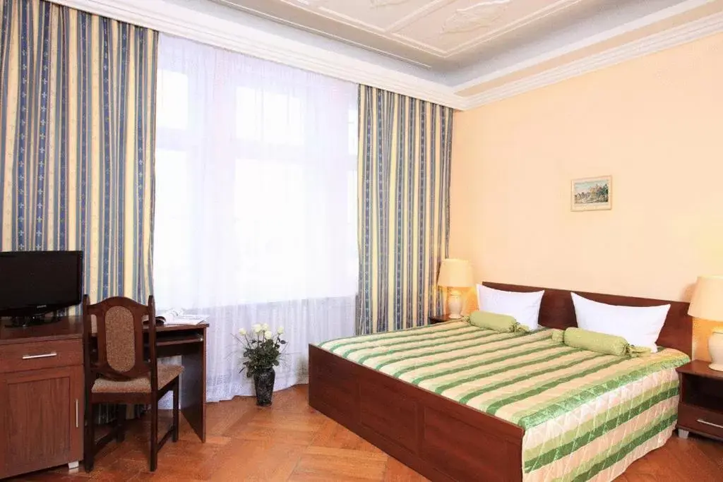 Budget Family Room (2 Adults + 1 Child) in Ark am Hauptbahnhof Budget Family Room (2 Adults + 1 Child) in Ark am Hauptbahnhof