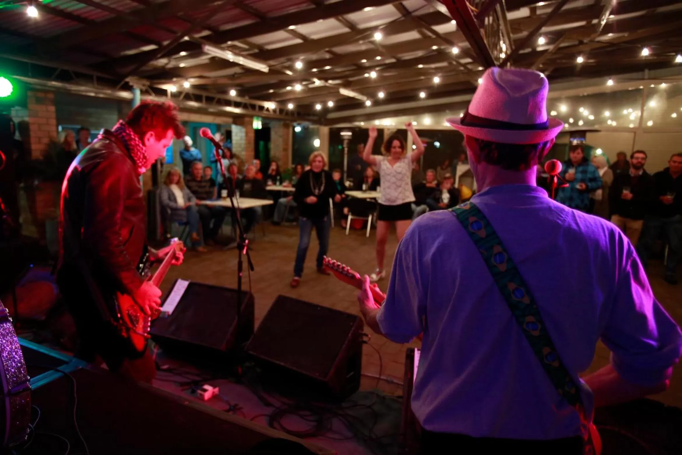Lounge or bar in Tea Gardens Hotel
