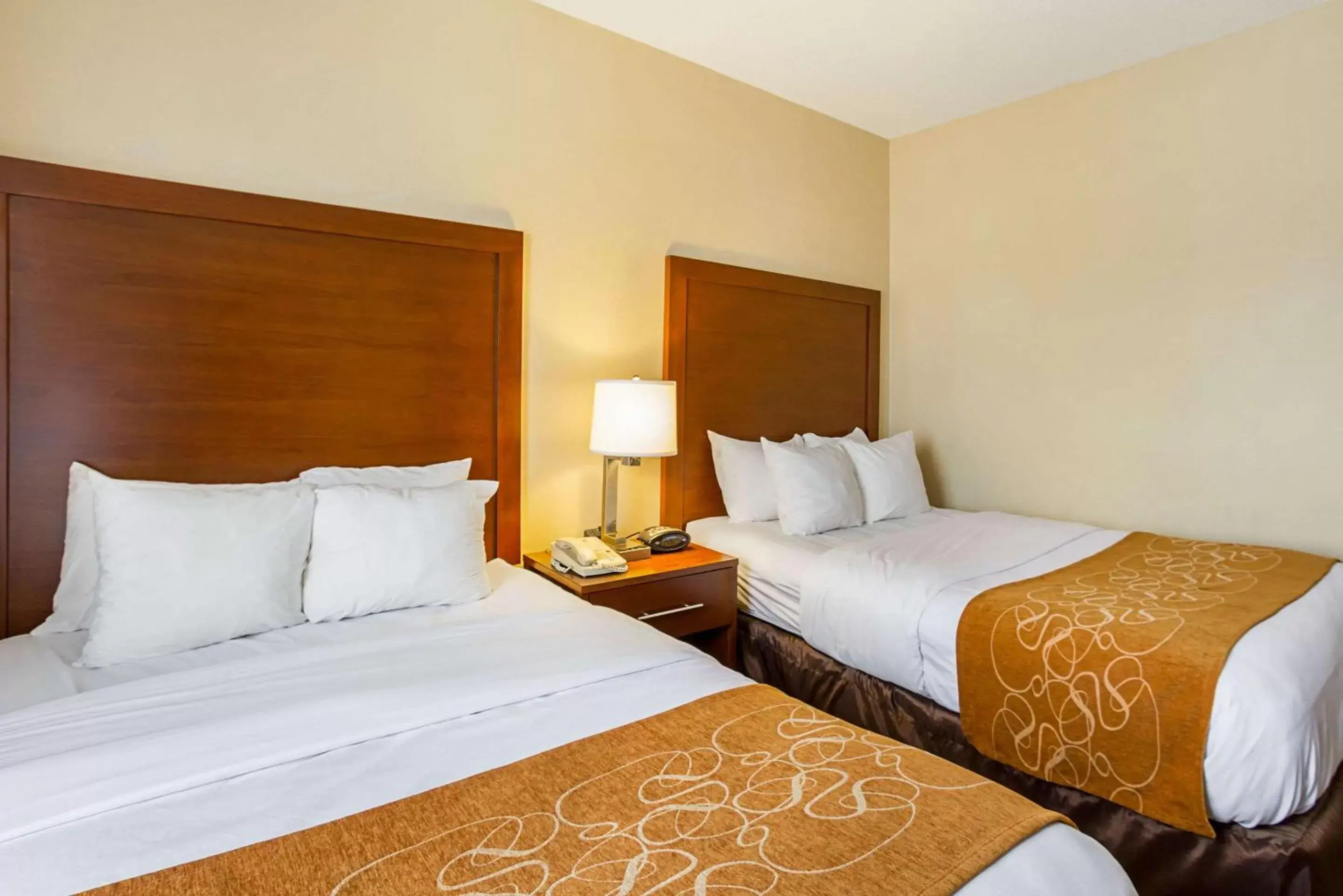 Bed in Comfort Suites Twinsburg