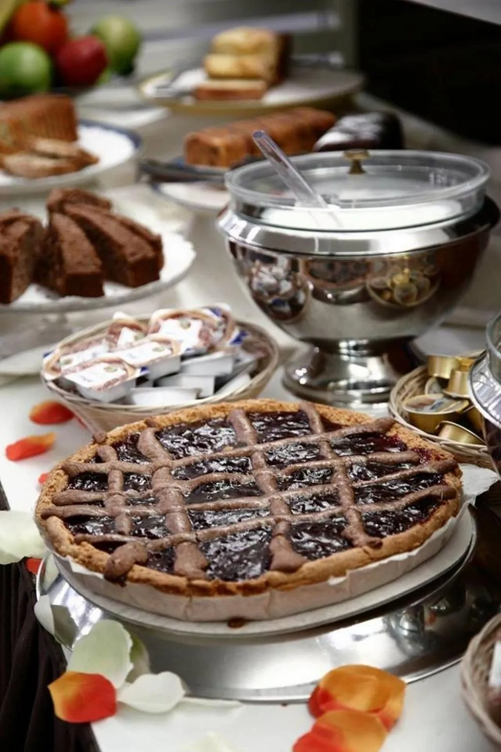 Buffet breakfast in Hotel Villa Lalla