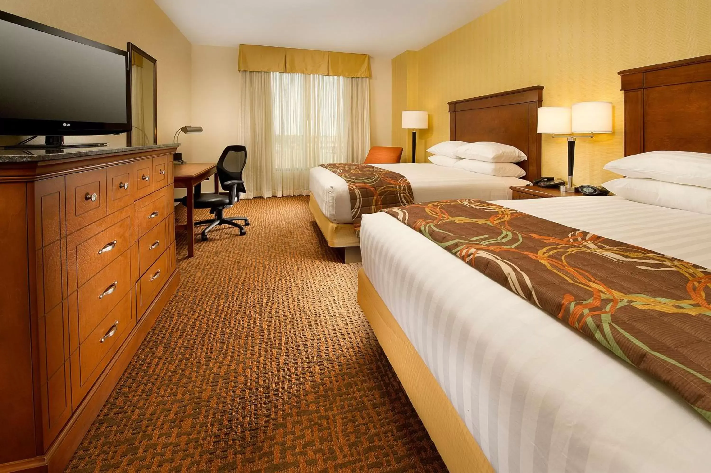 Photo of the whole room, Bed in Drury Plaza Hotel Denver Westminster