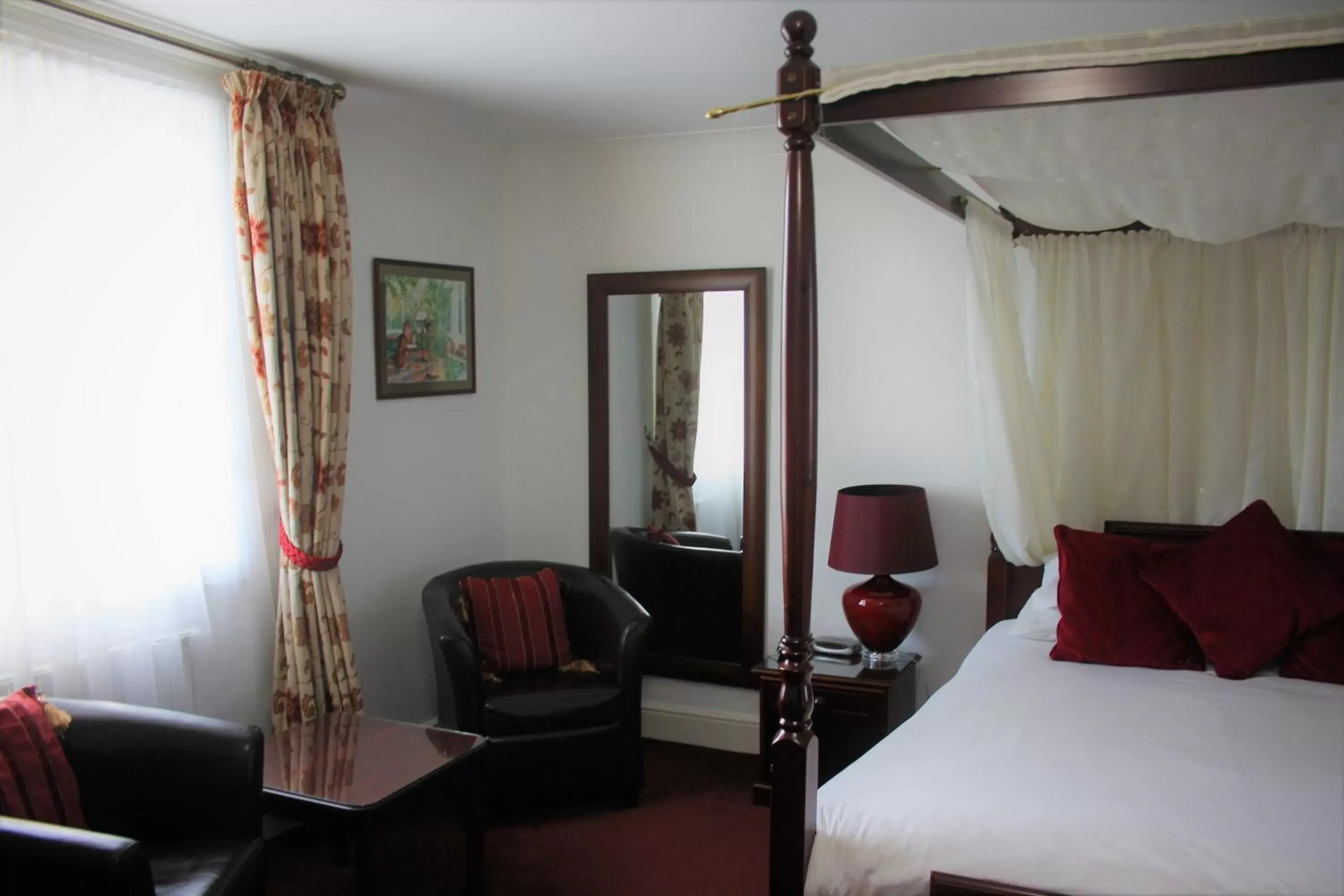 Bedroom in Canterbury Hotel
