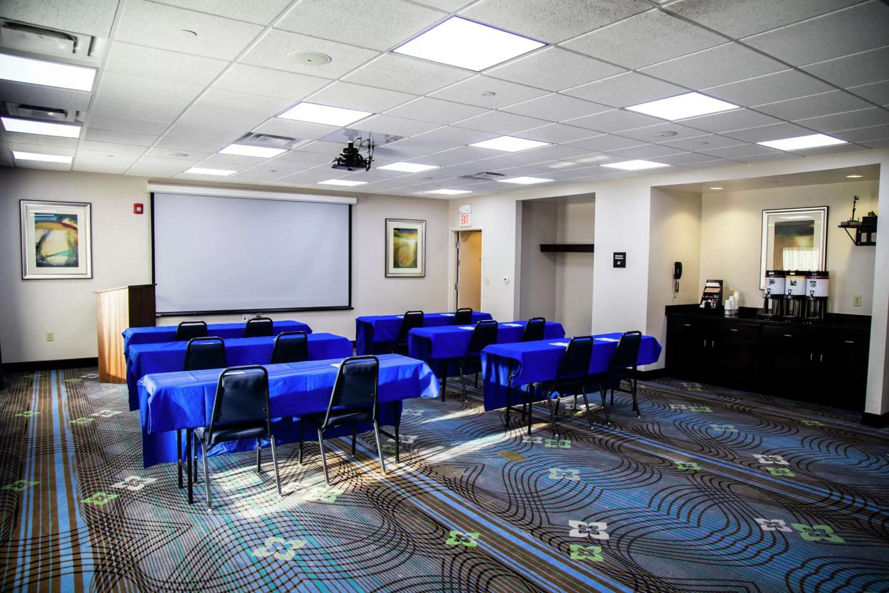 Meeting/conference room in Hampton Inn & Suites Sharon