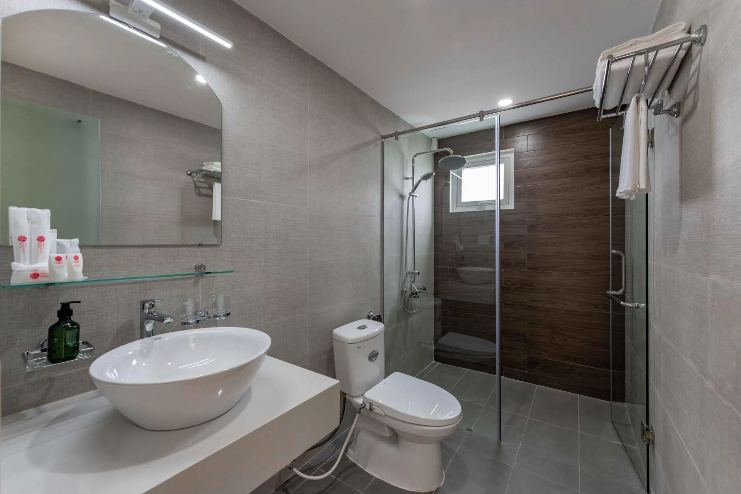 Shower in Edoya hotel Dong Khoi