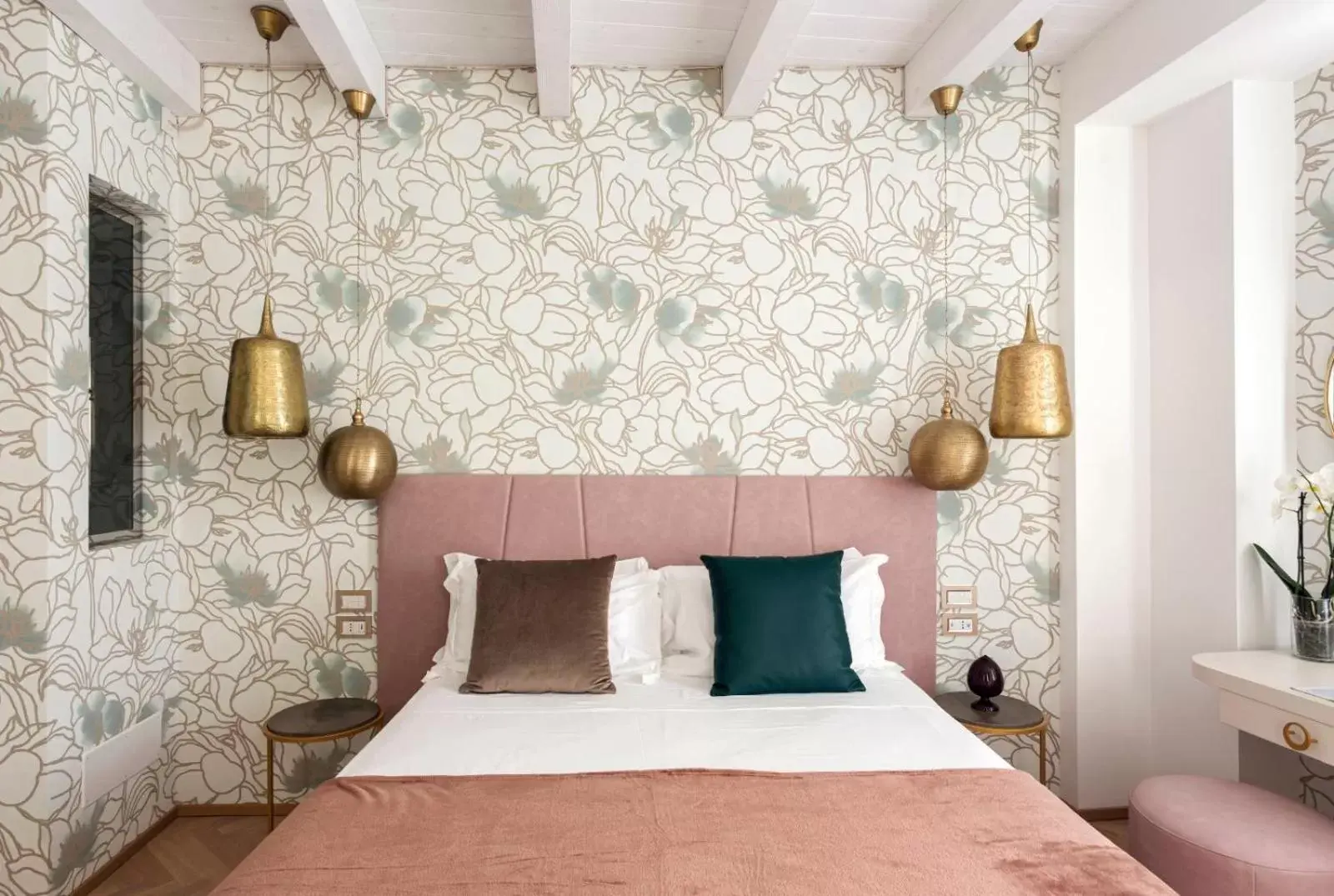 Double Room with Garden View in LUXURY SUITES ROCOPOM - Lake Front Double Room with Garden View in LUXURY SUITES ROCOPOM - Lake Front