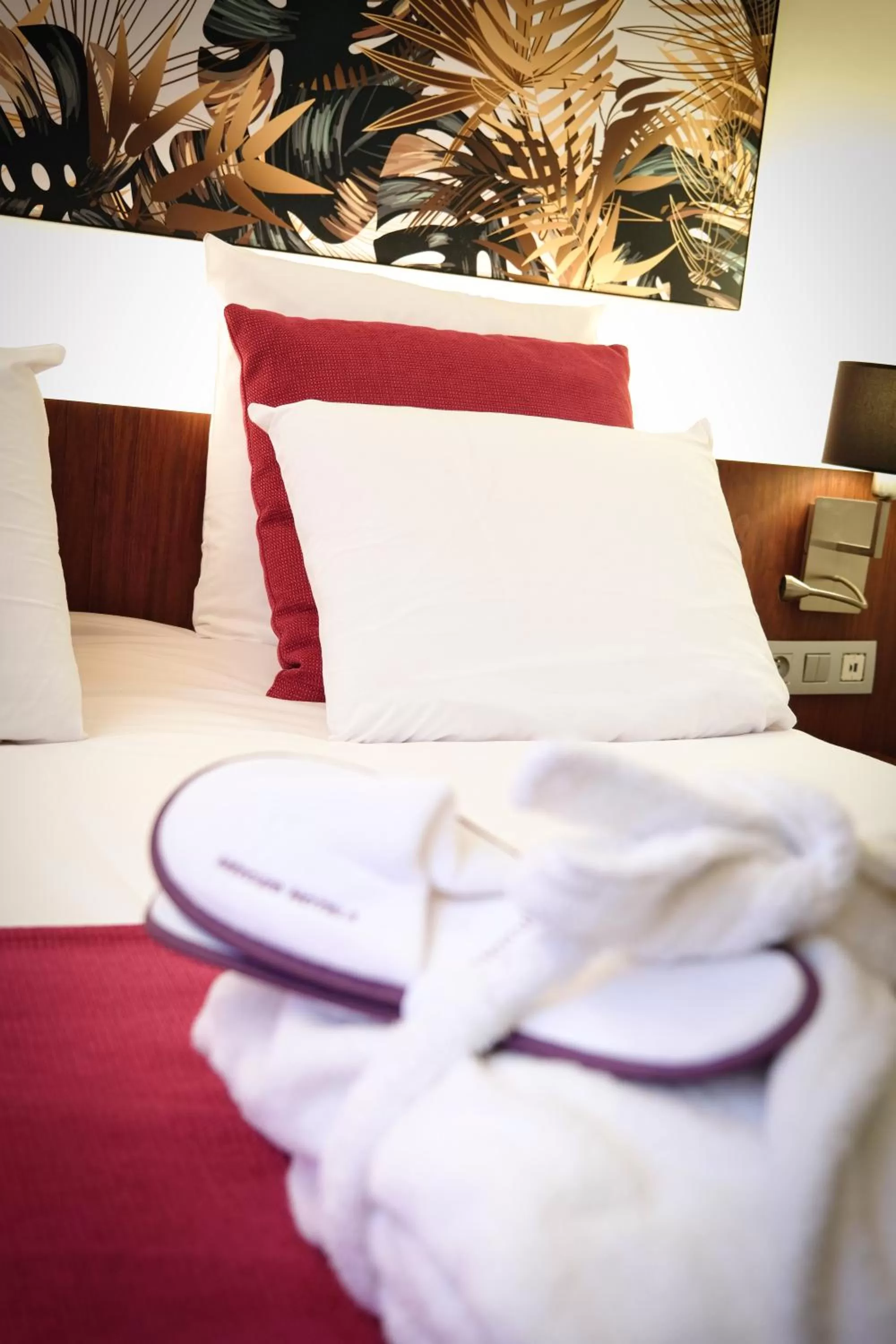 Bedroom, Bed in Mercure Perpignan Centre