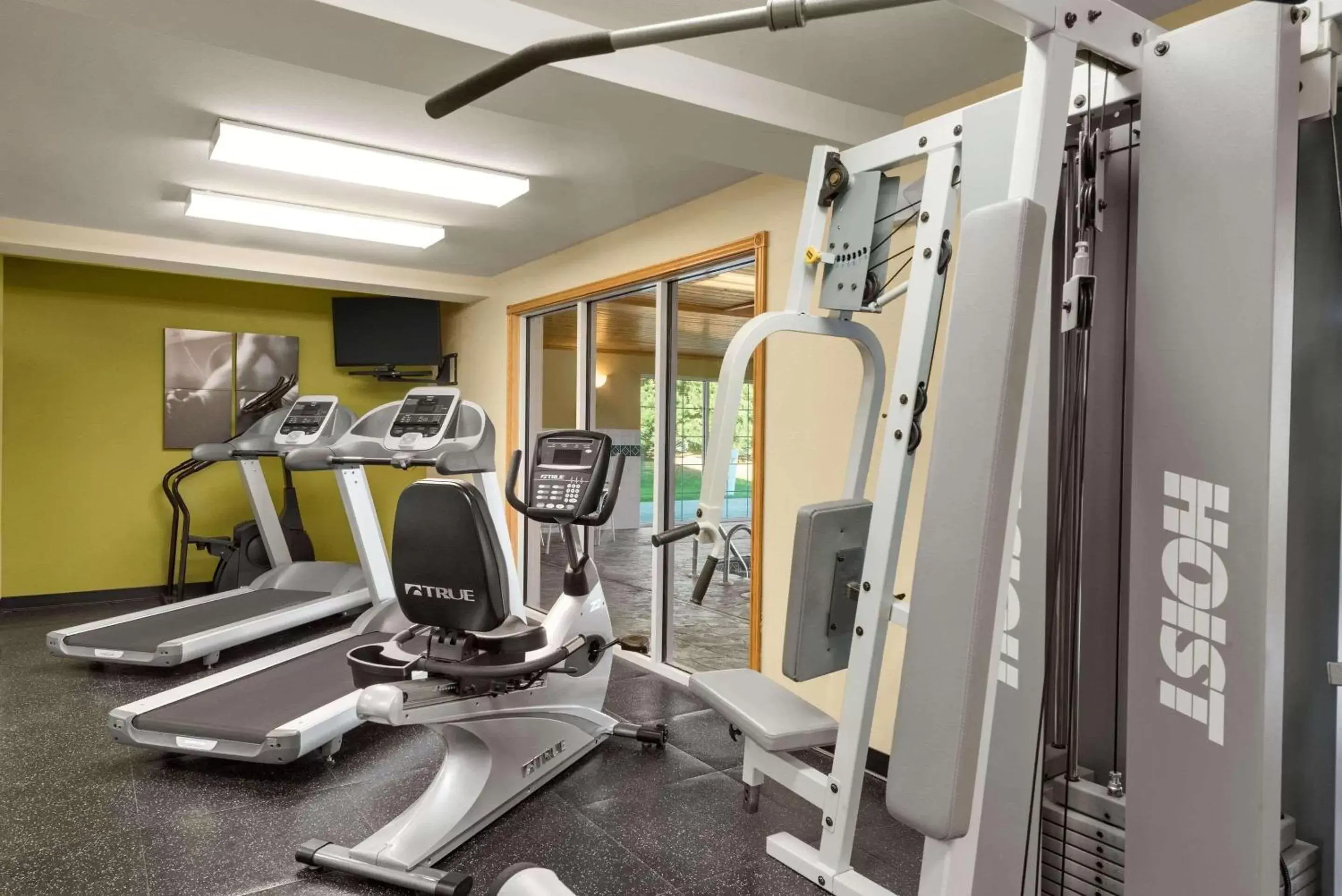 Fitness centre/facilities, Fitness Center/Facilities in Country Inn & Suites by Radisson, Milwaukee Airport, WI