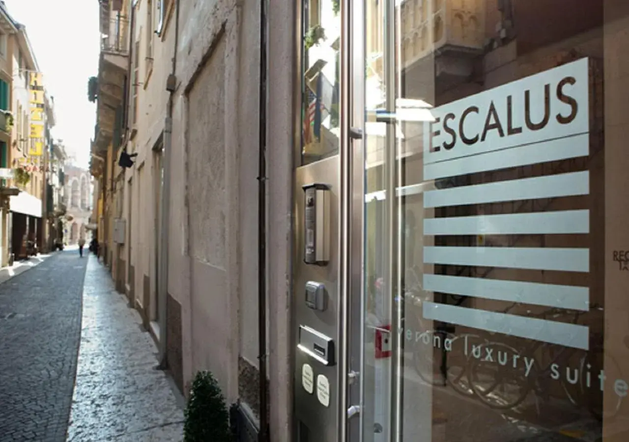 Facade/entrance in Escalus Luxury Suites Verona Facade/entrance in Escalus Luxury Suites Verona