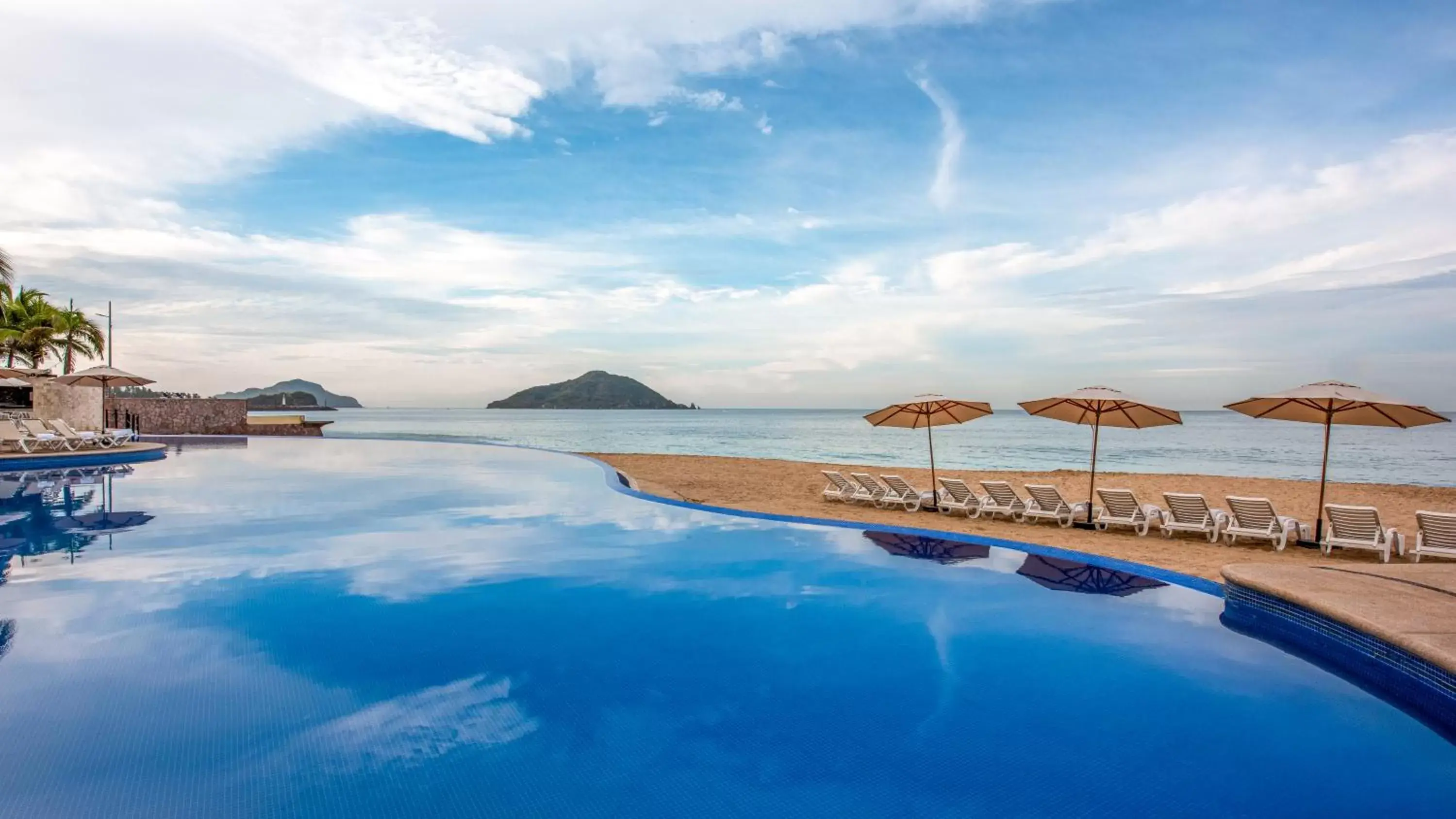 Swimming Pool in Park Royal Beach Mazatlán