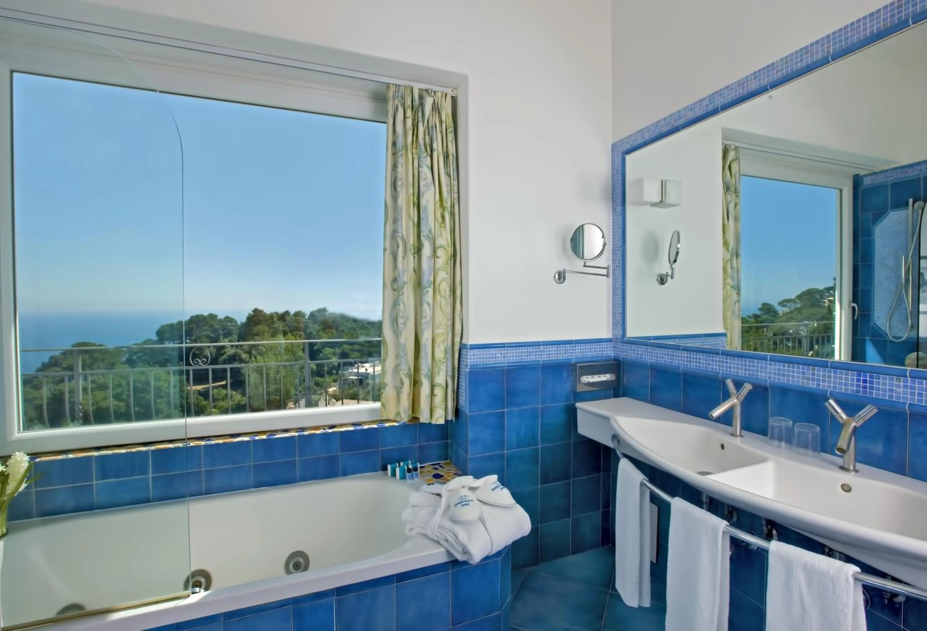 Hot Tub in Hotel La Floridiana