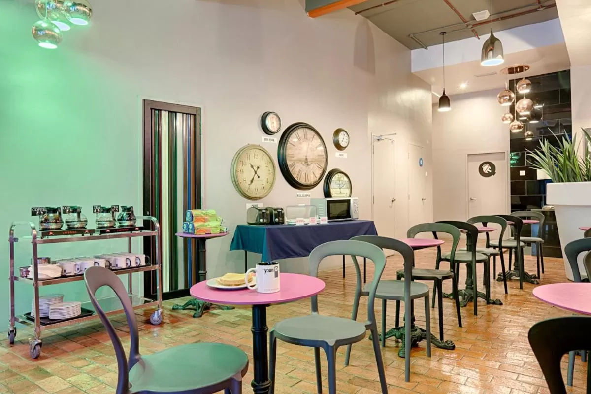 Restaurant/places to eat in the youniQ Hotel, Kuala Lumpur International Airport