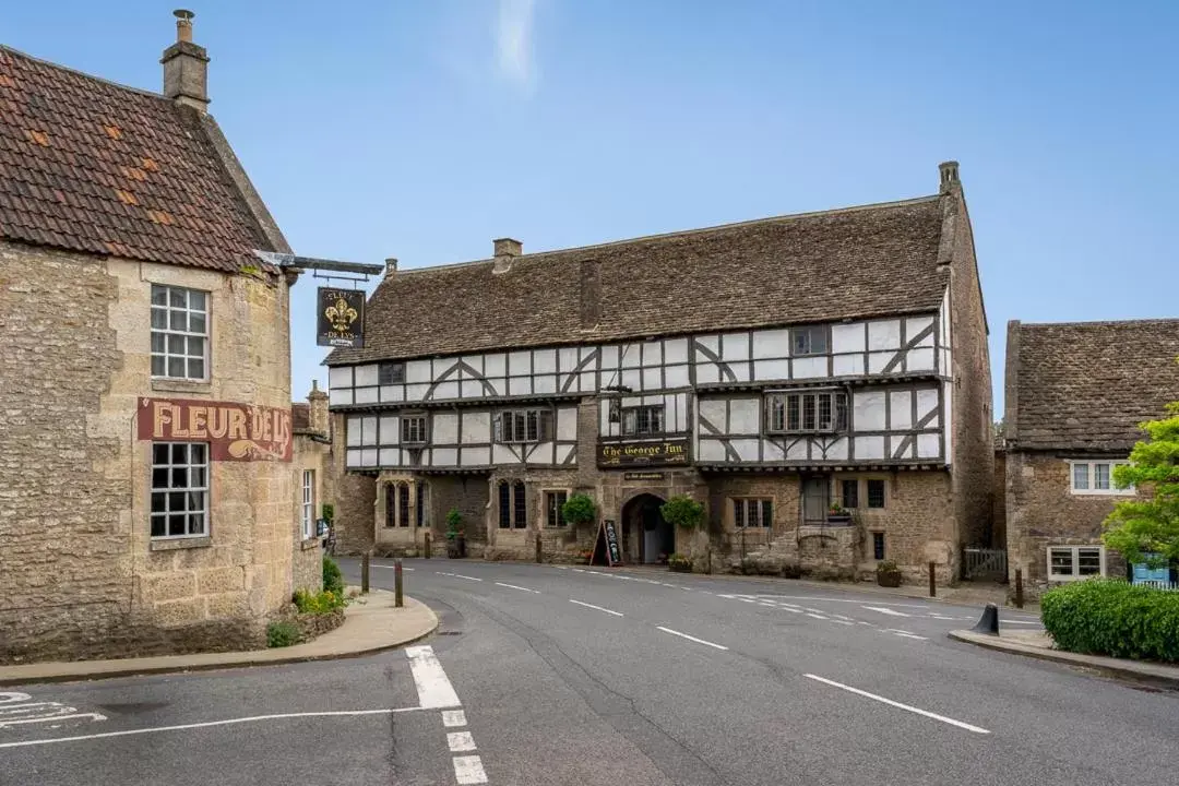 Property Building in The George Inn & Plaine