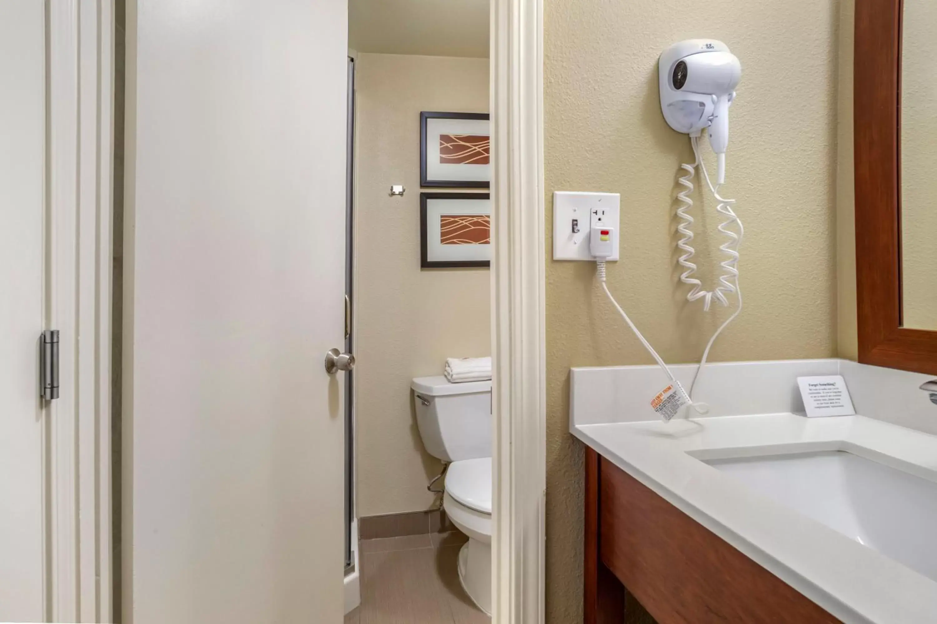 Bathroom in Comfort Inn Sunnyvale – Silicon Valley