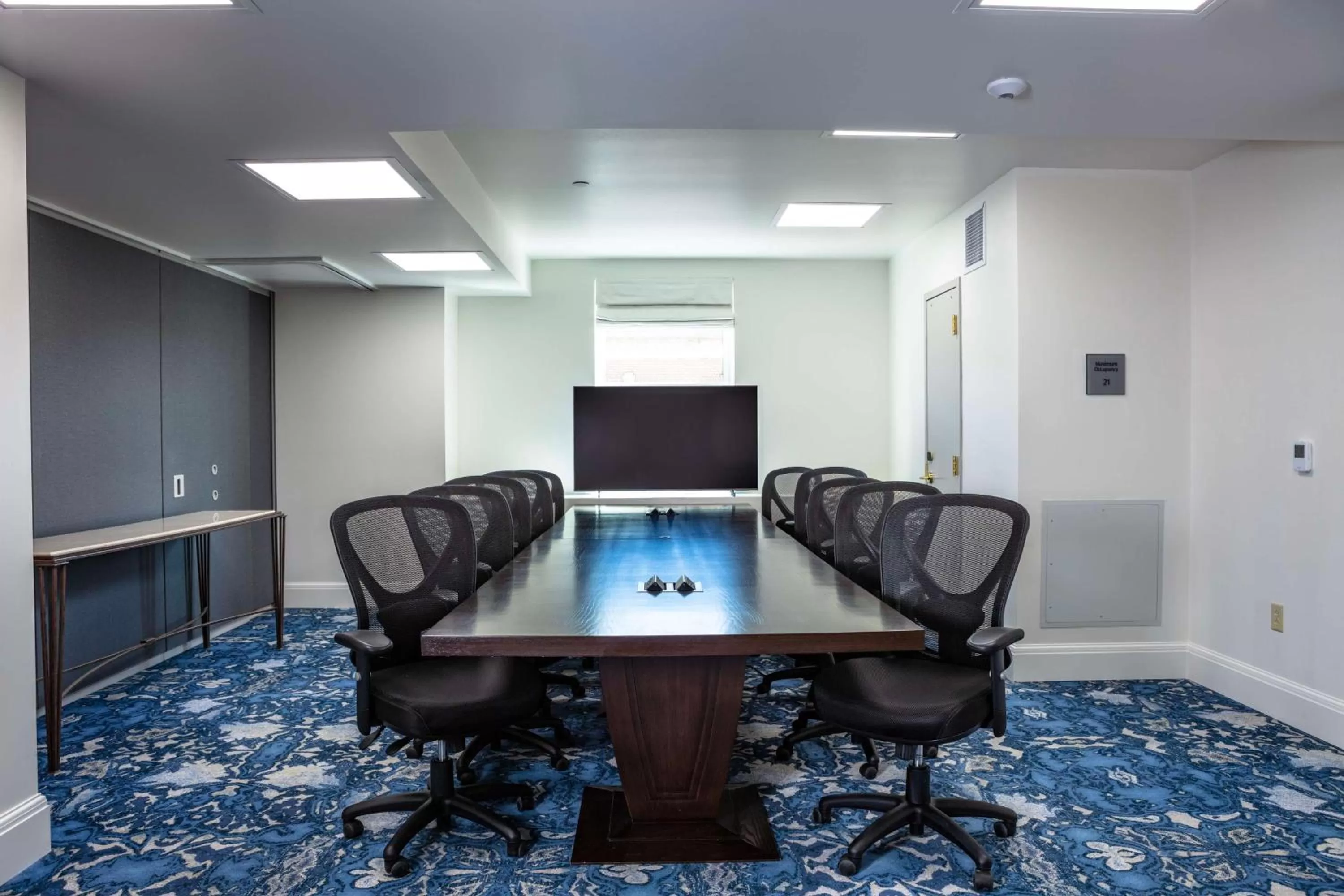 Meeting/conference room in The Yorktowne Hotel, Tapestry Collection by Hilton