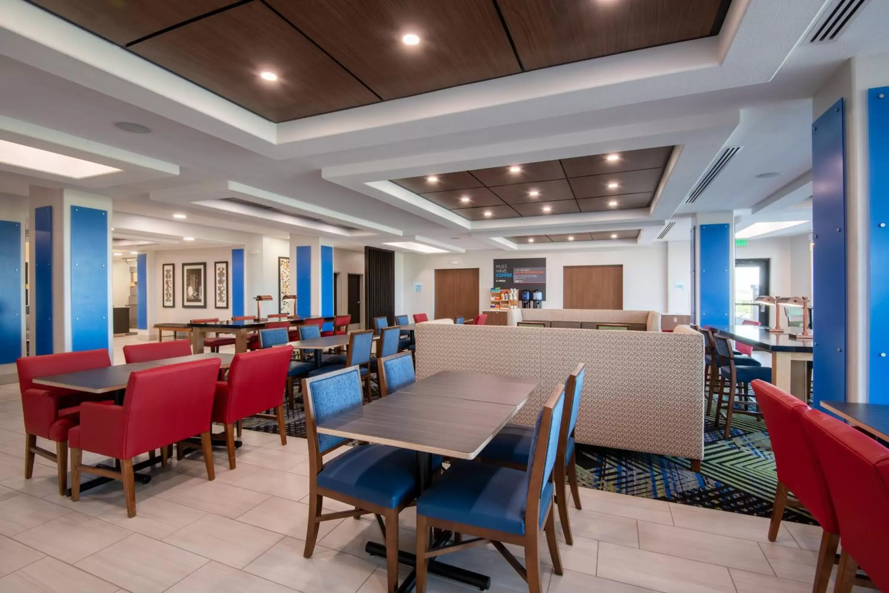 Breakfast, Restaurant/Places to Eat in Holiday Inn Express Hotel & Suites Yuma, an IHG Hotel