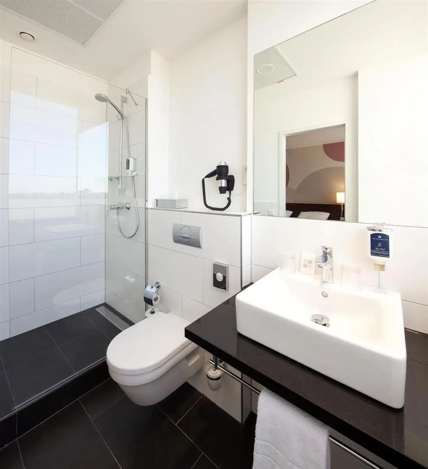 Photo of the whole room, Bathroom in Webers - Das Hotel im Ruhrturm