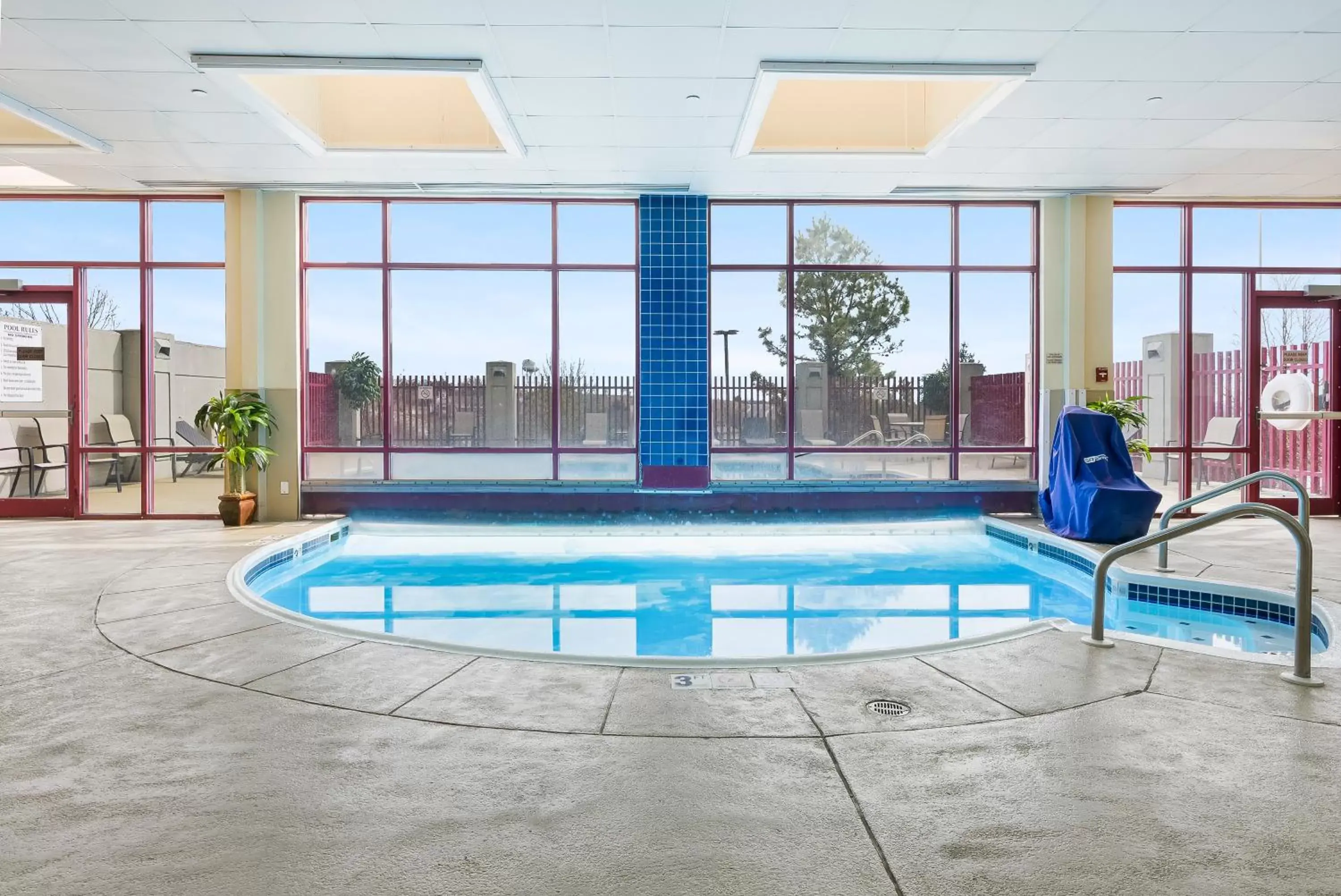 Swimming Pool in Thousand Hills Resort Hotel