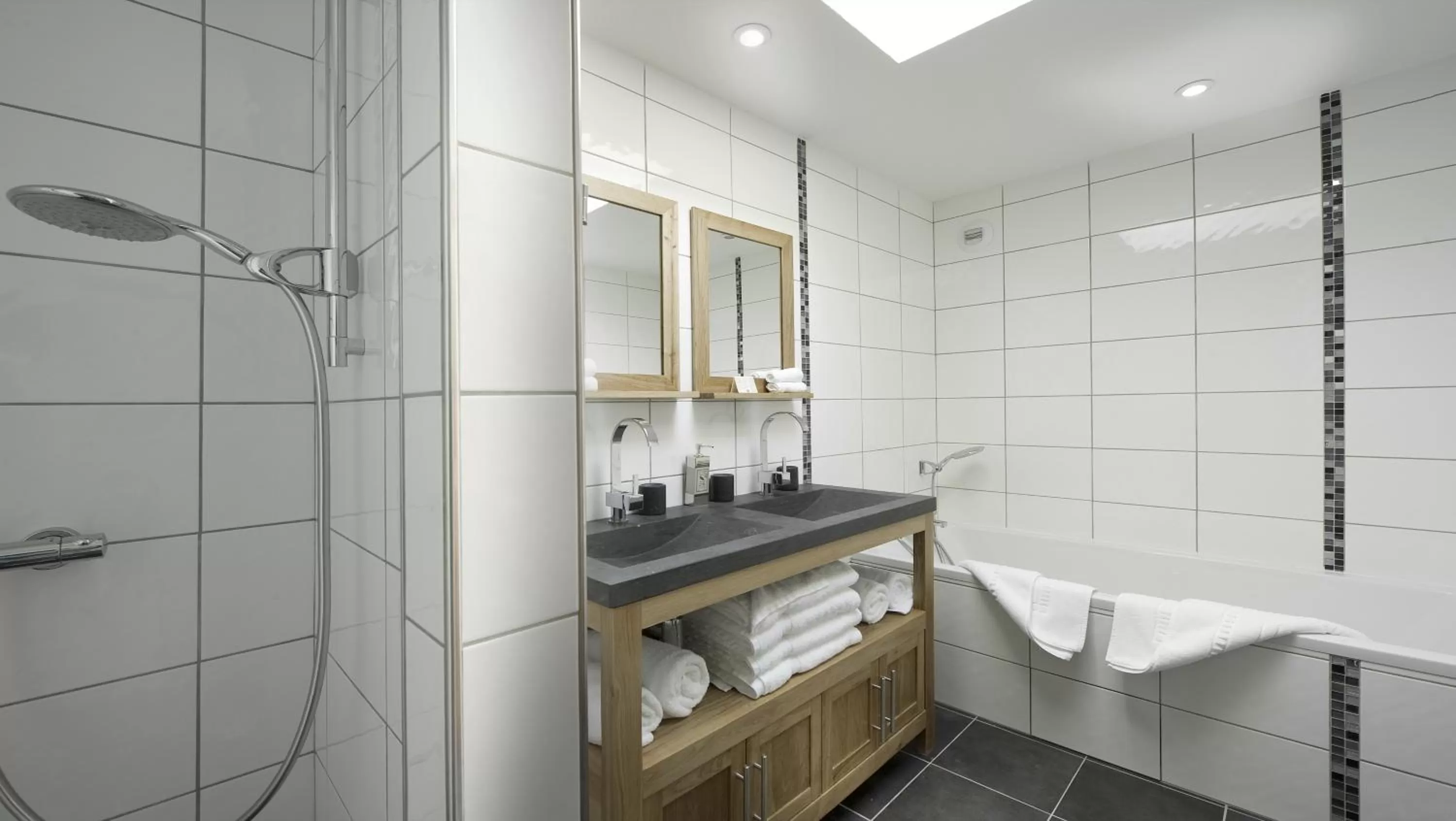 Bathroom in Auberge de Savoie