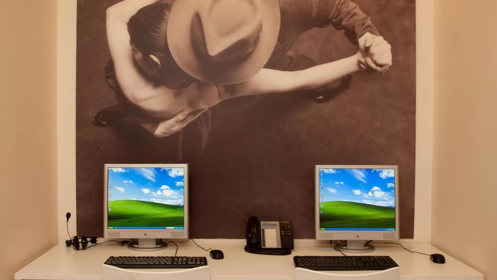 Business facilities in Be Hollywood!