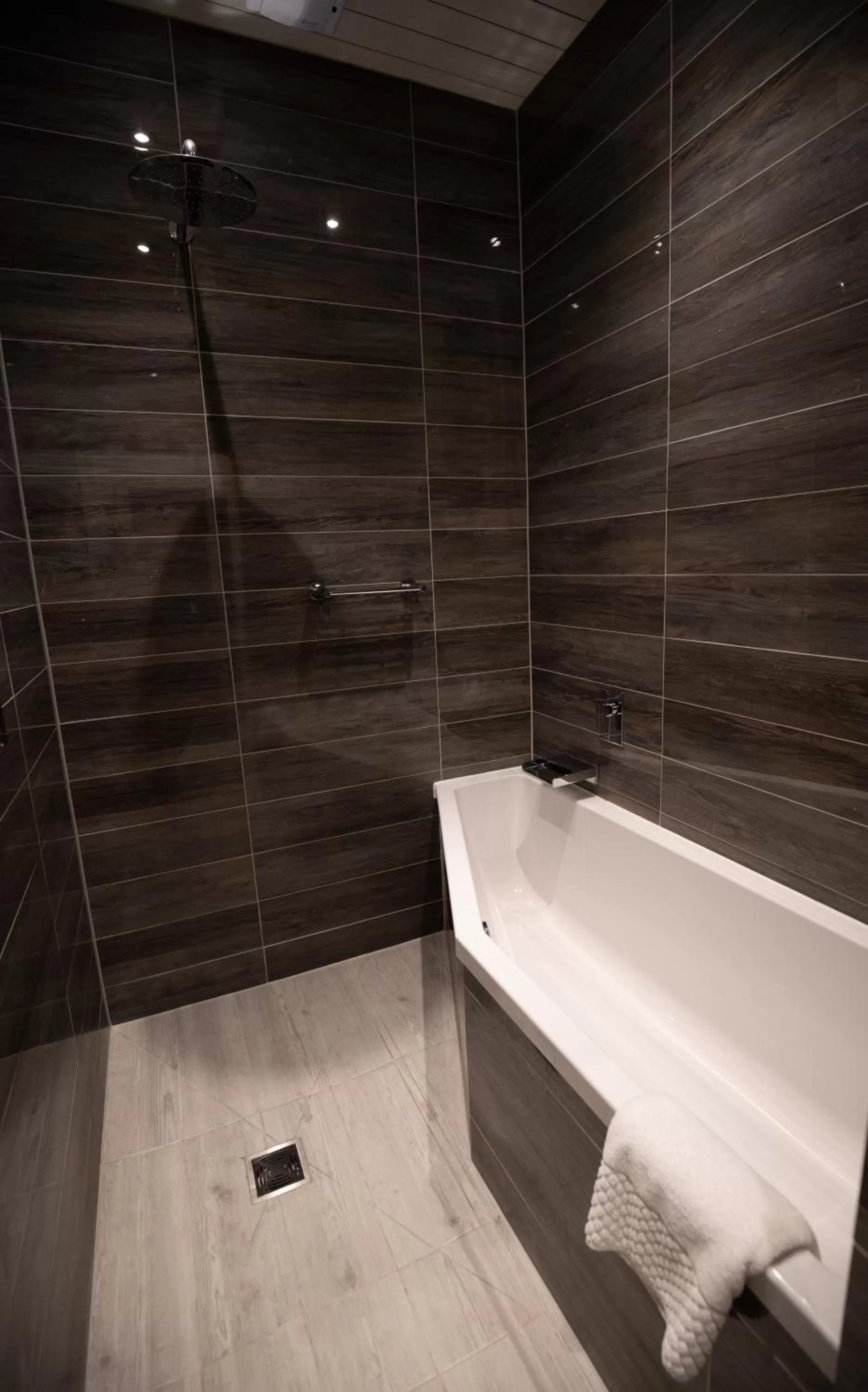 Bathroom in Skeabost House Hotel