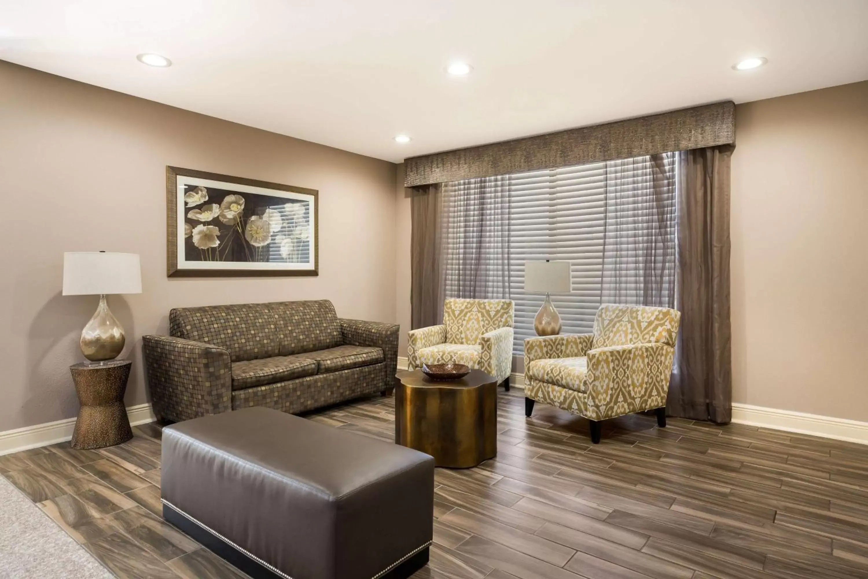 Lobby or reception, Seating Area in Best Western Houma Inn