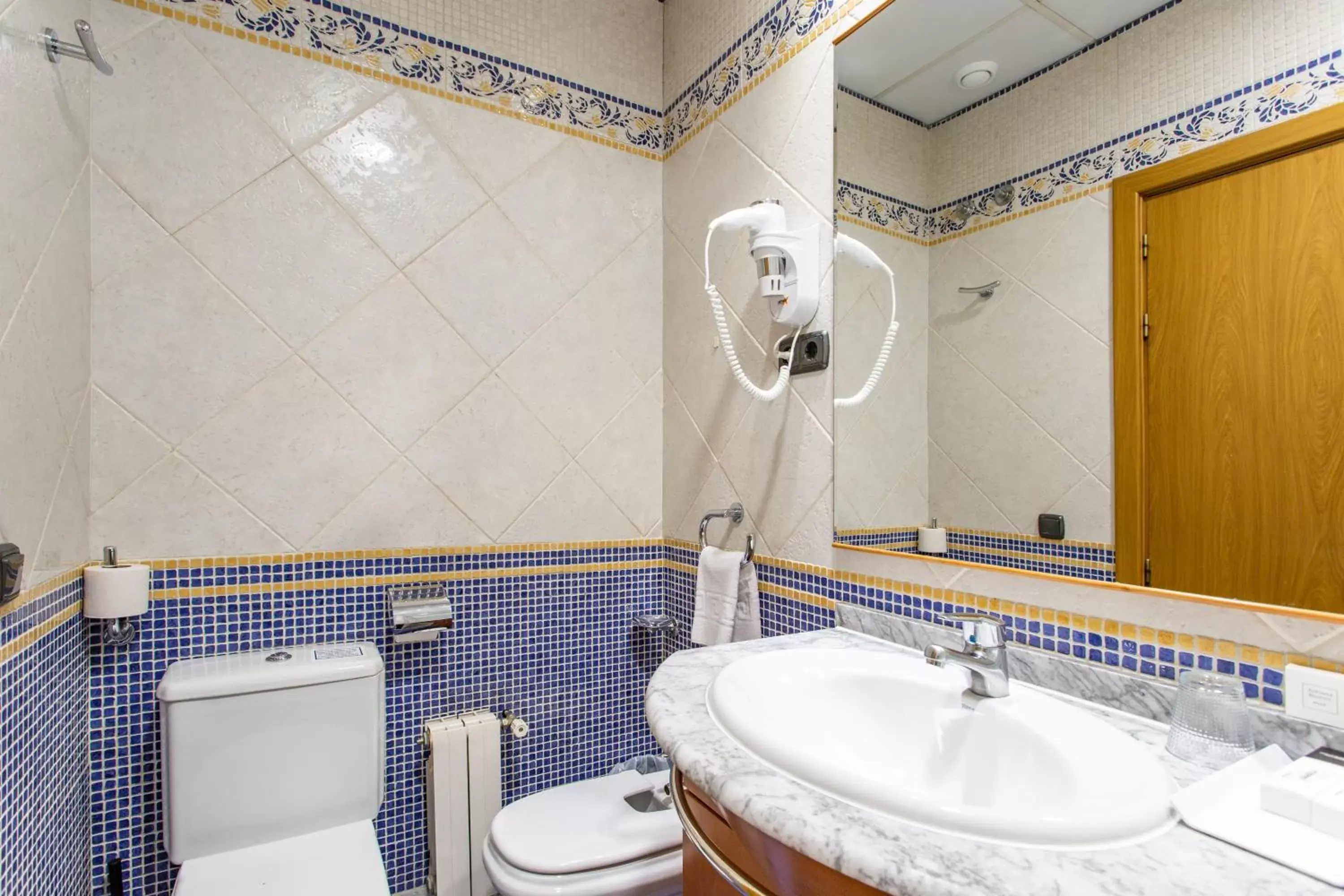 Bathroom in Negresco Gran Via