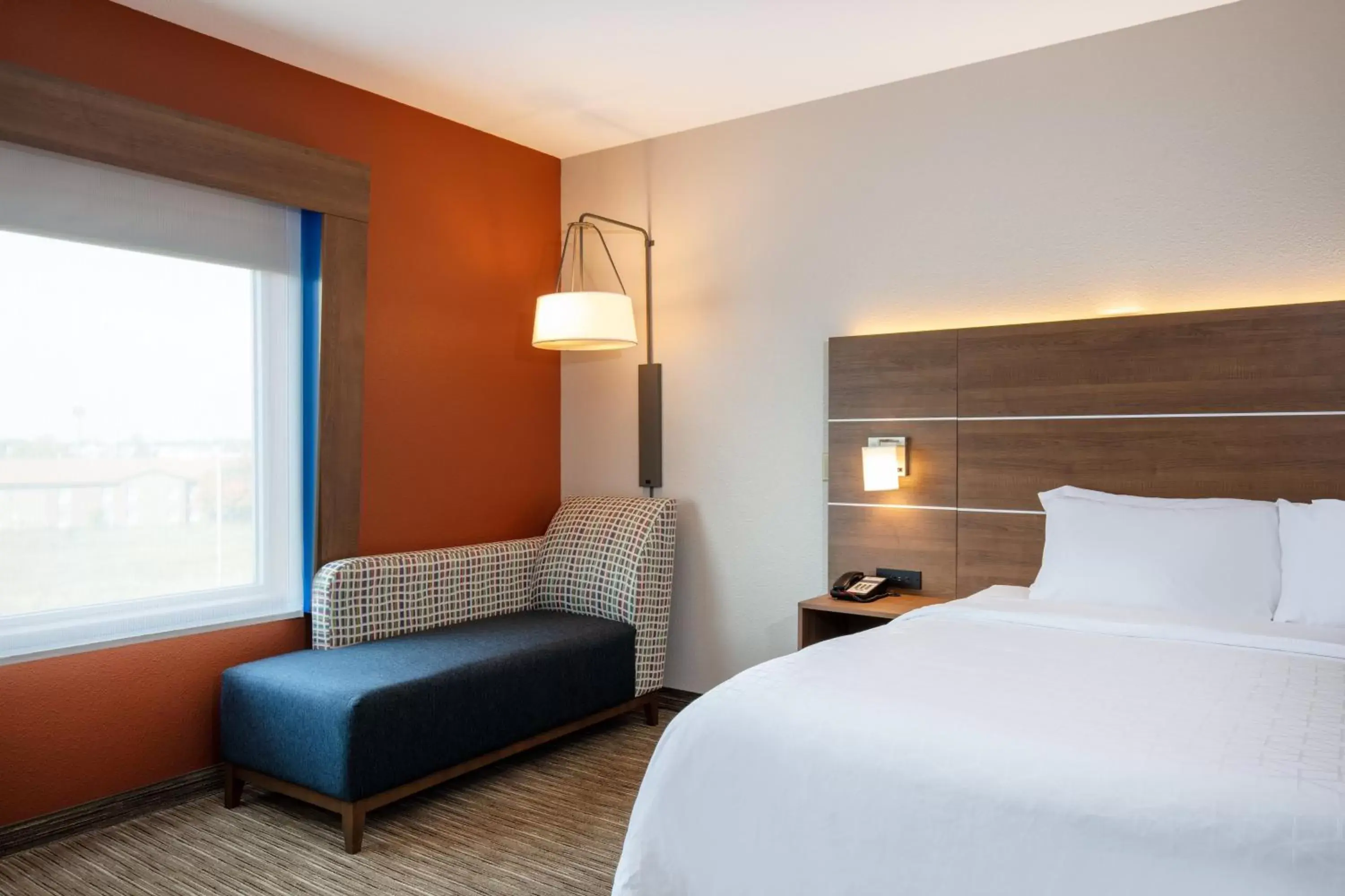 Photo of the whole room, Bed in Holiday Inn Express & Suites - Beloit, an IHG Hotel