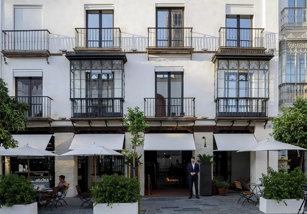 Property building in EME Catedral Mercer Hotel