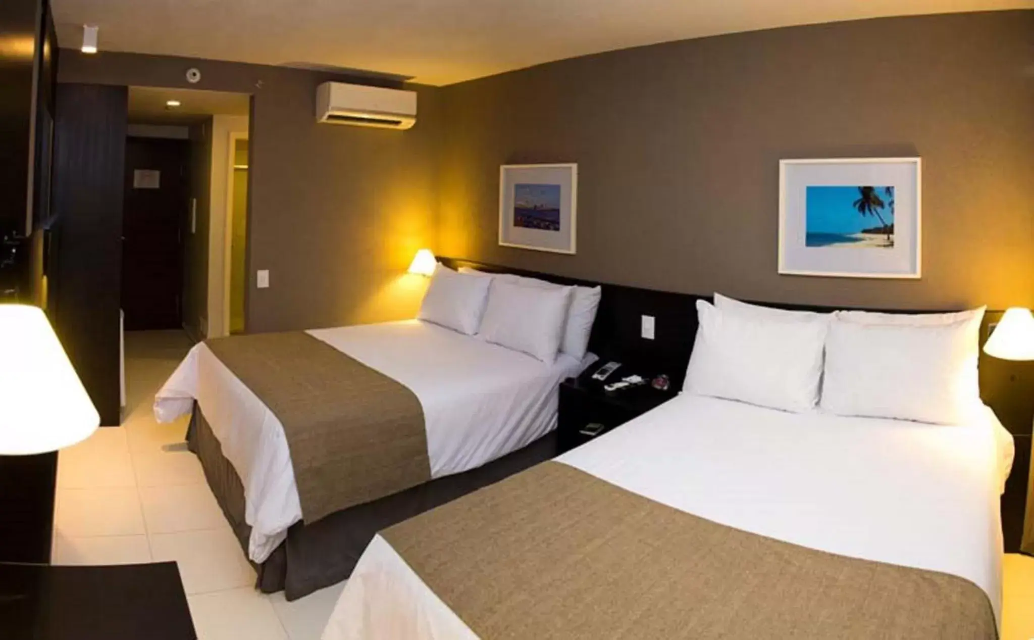 Photo of the whole room, Bed in Holiday Inn Express Maceió, an IHG Hotel