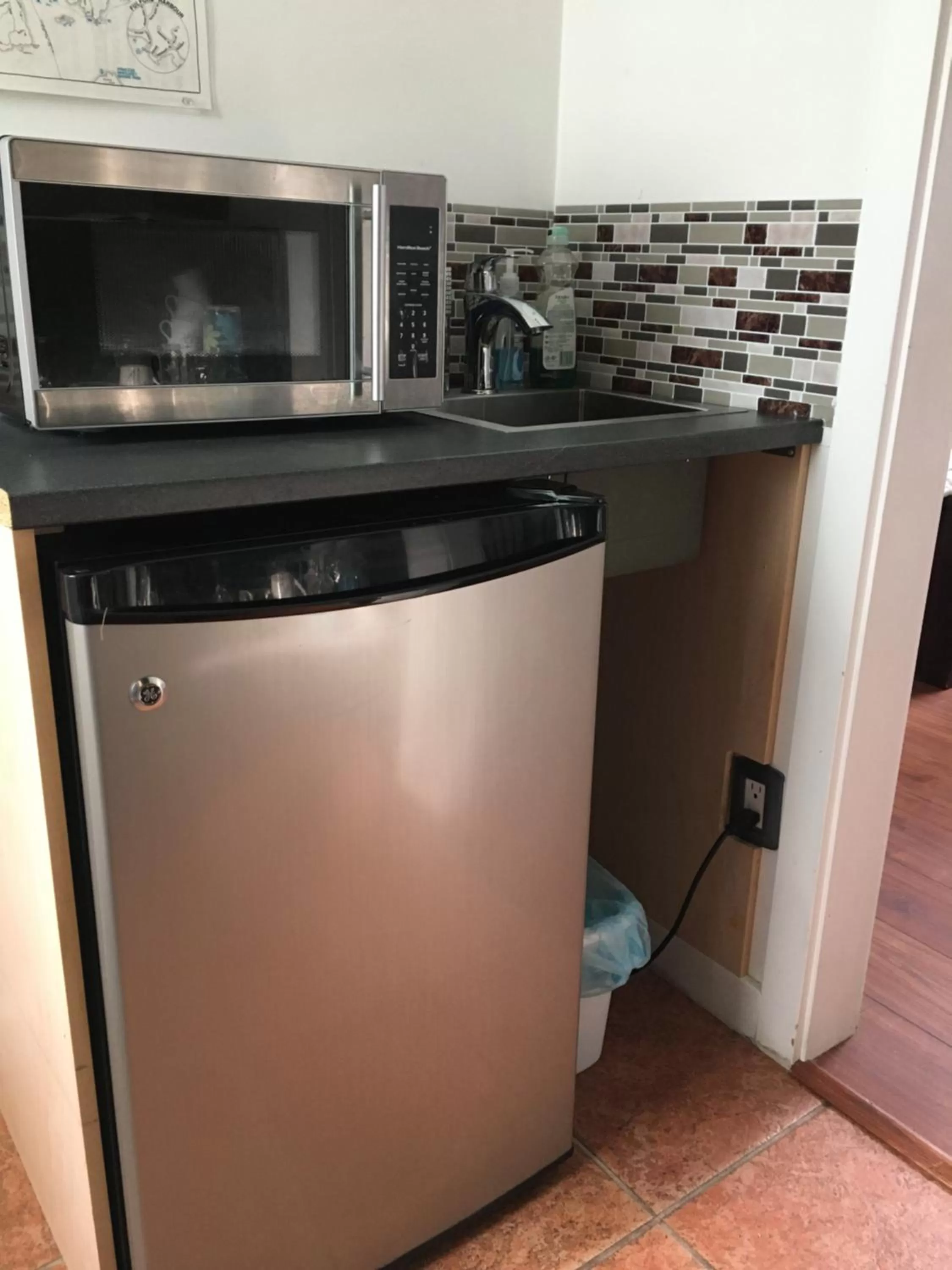 Property building, Kitchen/Kitchenette in Armand Heights