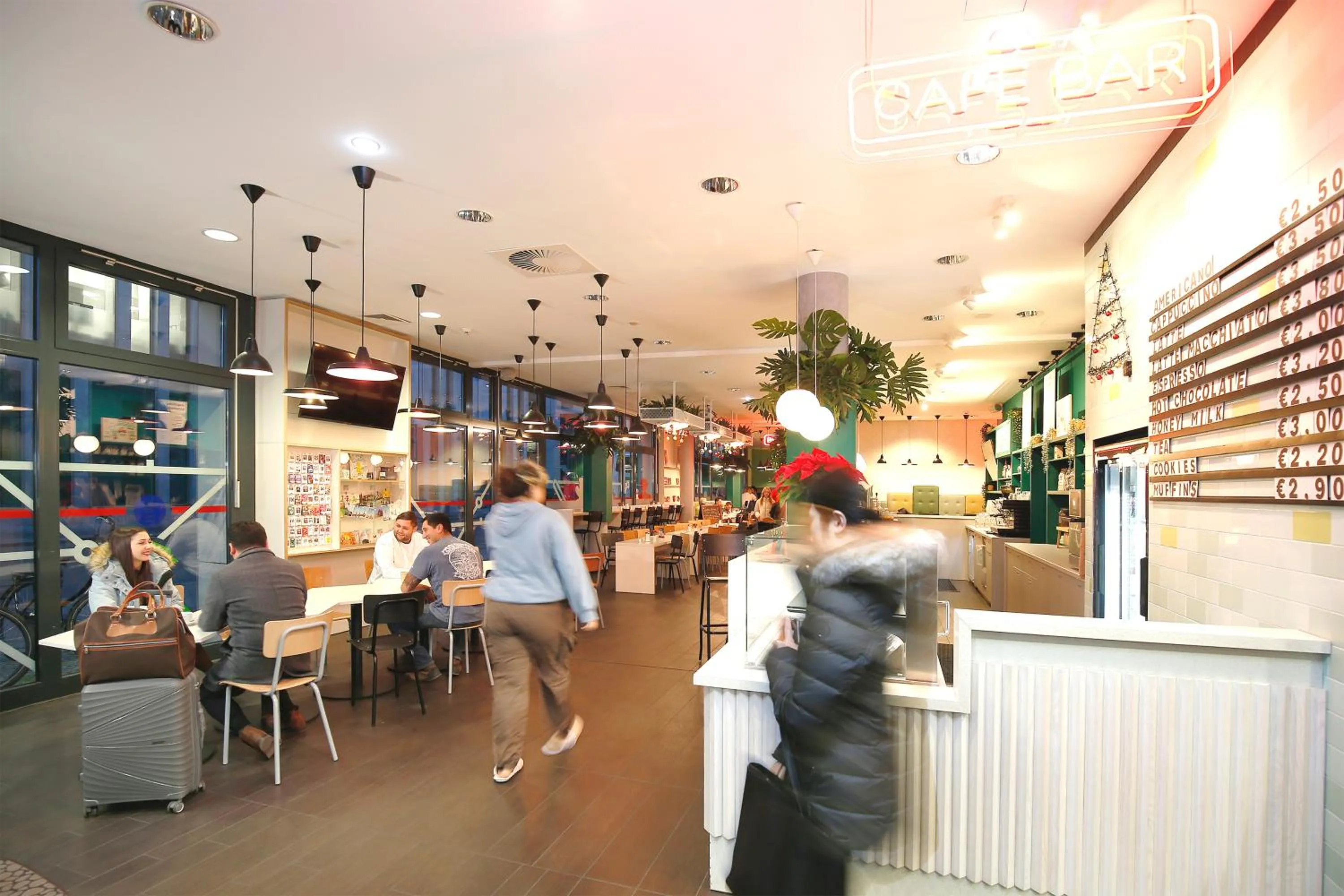 Lobby or reception in MEININGER Hotel Berlin Hauptbahnhof