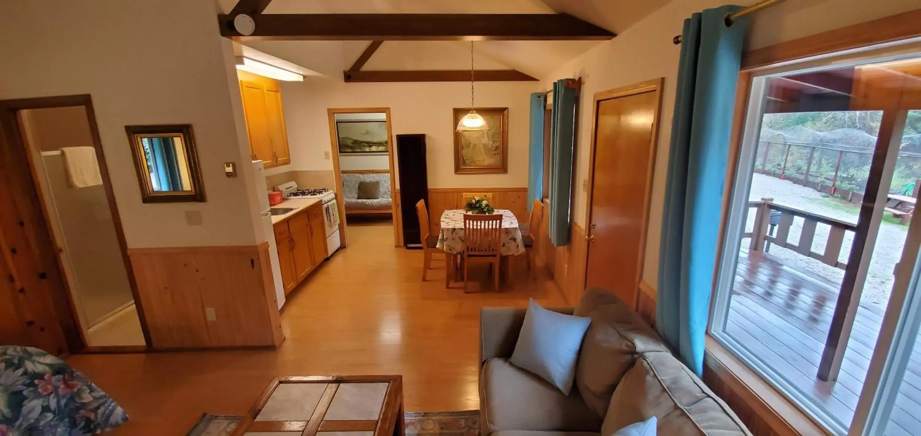 Living room, Seating Area in Fern River Resort