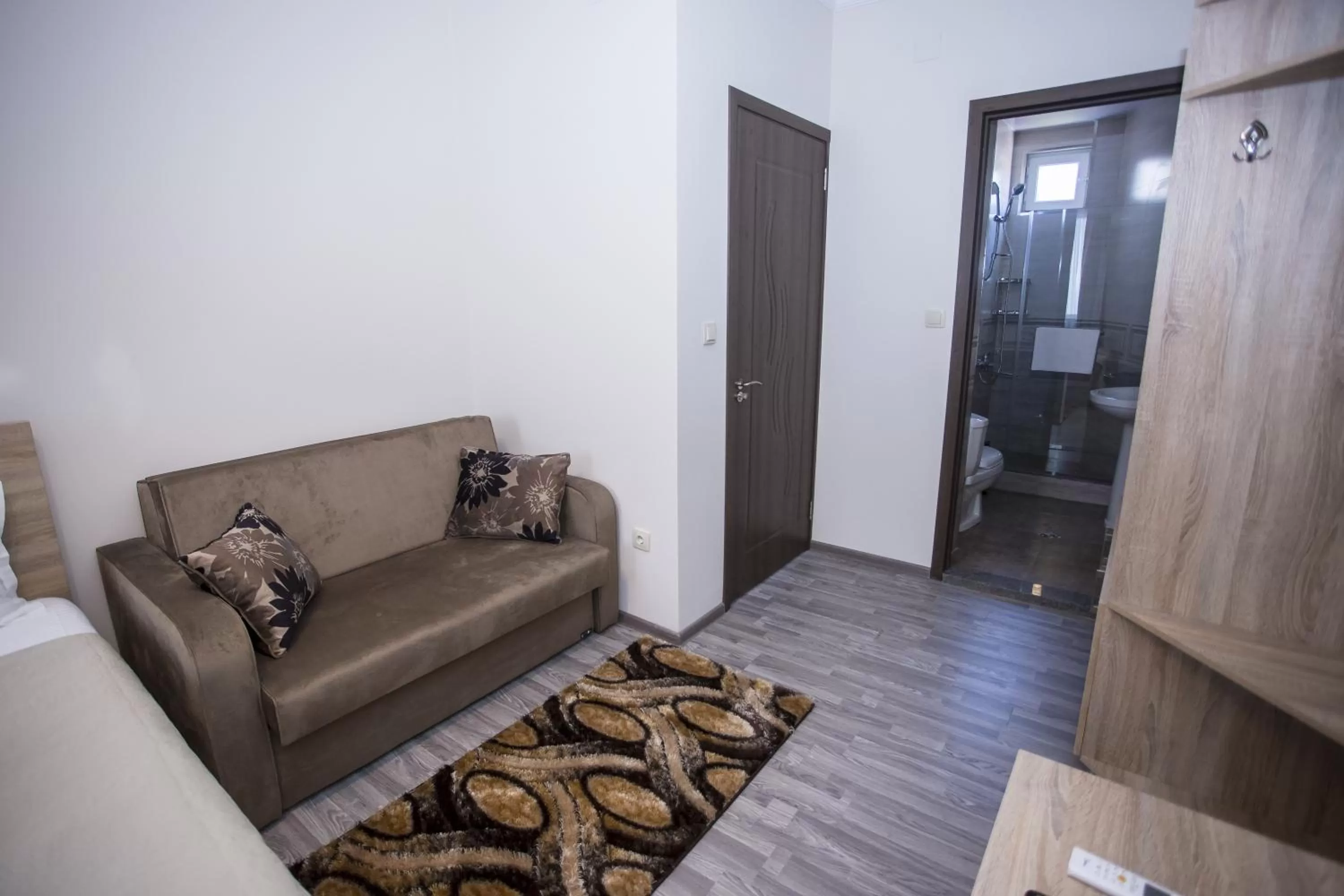 Bedroom, Seating Area in Hotel Garanti